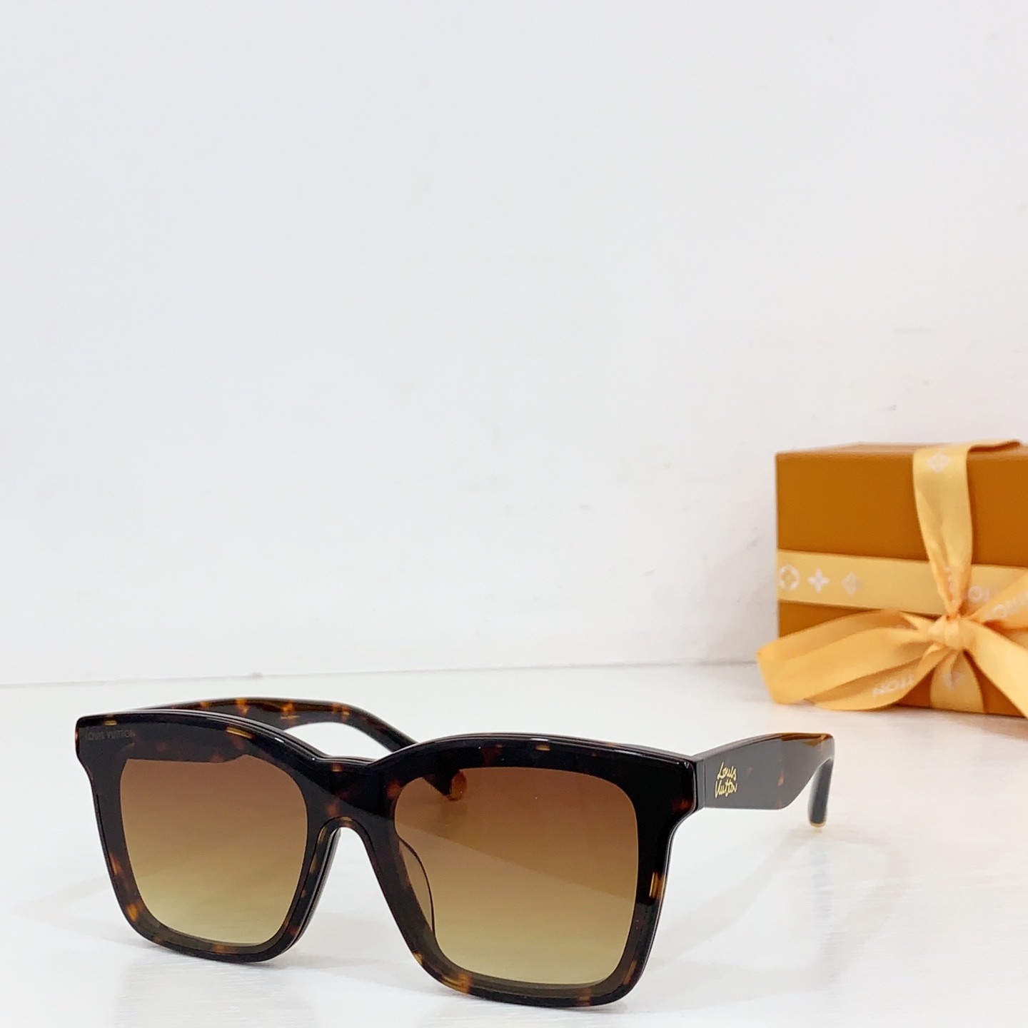 NO:365223,LOUIS VUITTO* MODEL:Z2970W SIZE52-port 19 glasses sunglasses sunglasses, glasses, louis vuitton19860909LOUIS VUITTO* MODEL:Z2970W SIZE52口19 眼镜墨镜太阳镜,眼镜,louis vuitton,glasses