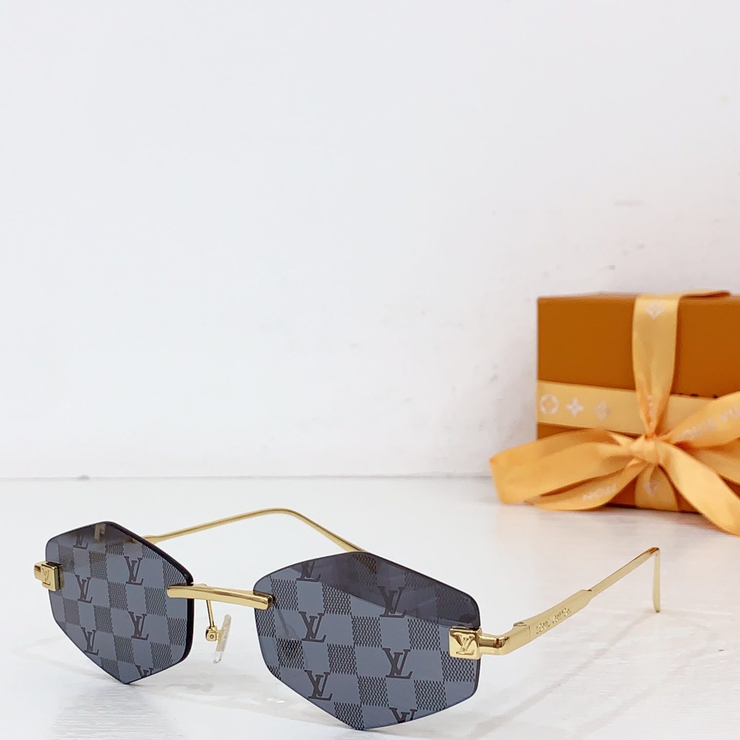 NO:365194,90 LOUIS VUITTO*MODELZ2260U SIZE58-Odd 19-Glasses Sunglasses Sunglasses, Glasses, louis vuitton1986090990 LOUIS VUITTO*MODELZ2260U SIZE58口19-眼镜墨镜太阳镜,眼镜,louis vuitton,glasses