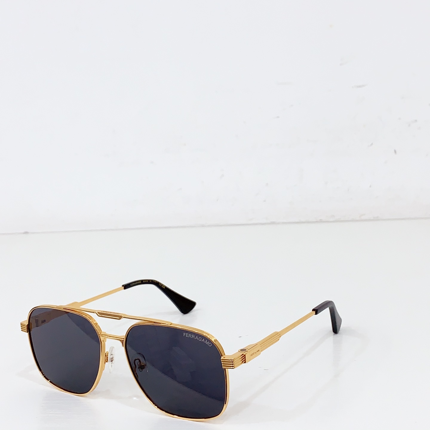 NO:367735,Ferragam* MODELSF581LS SIZE57 port 15-142 glasses sunglasses sunglasses, glasses, ferragamo19860909Ferragam* MODELSF581LS SIZE57口15-142 眼镜墨镜太阳镜,眼镜,ferragamo,glasses