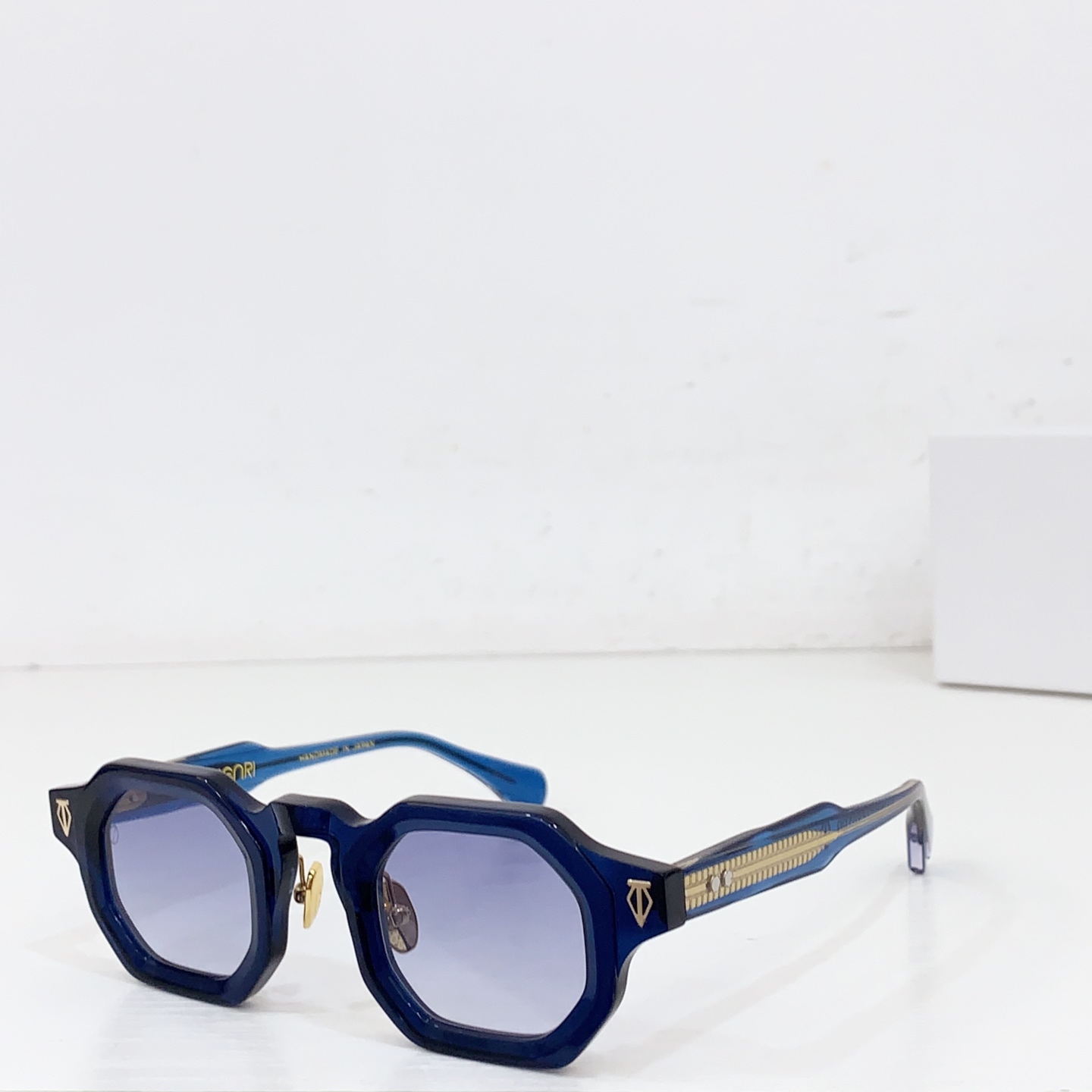 NO:367674,THENRIMODEL:BIRDCAGESIZE:42 port 29-146 delivery box~~ Glasses, sunglasses, glasses19860909THENRIMODEL:BIRDCAGESIZE:42口29-146配送盒子～～ 眼镜墨镜太阳镜,眼镜,glasses