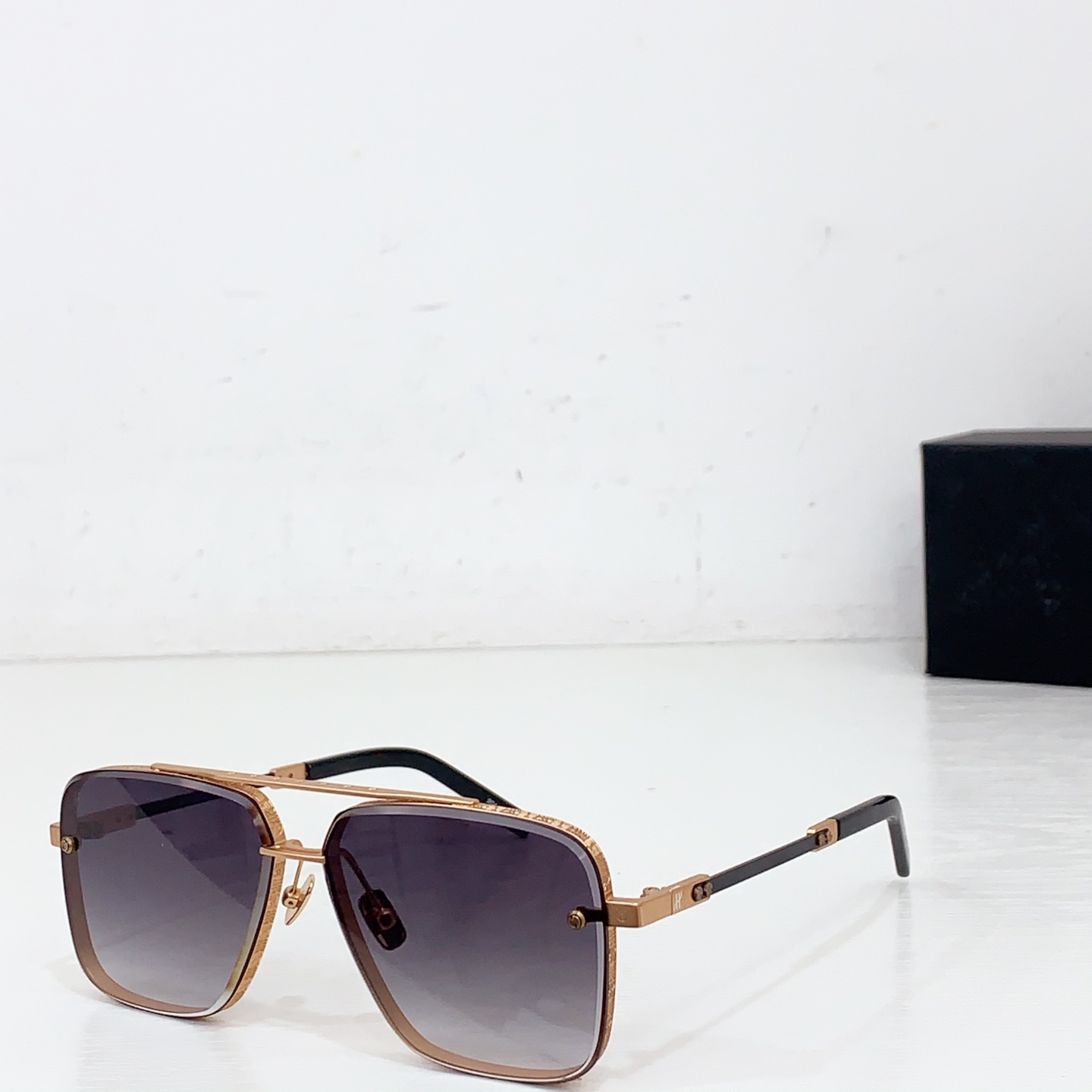 NO:367693,HUBLOTMODEL:H073SIZE61 12- Glasses, sunglasses, glasses19860909HUBLOTMODEL:H073SIZE61口12- 眼镜墨镜太阳镜,眼镜,glasses