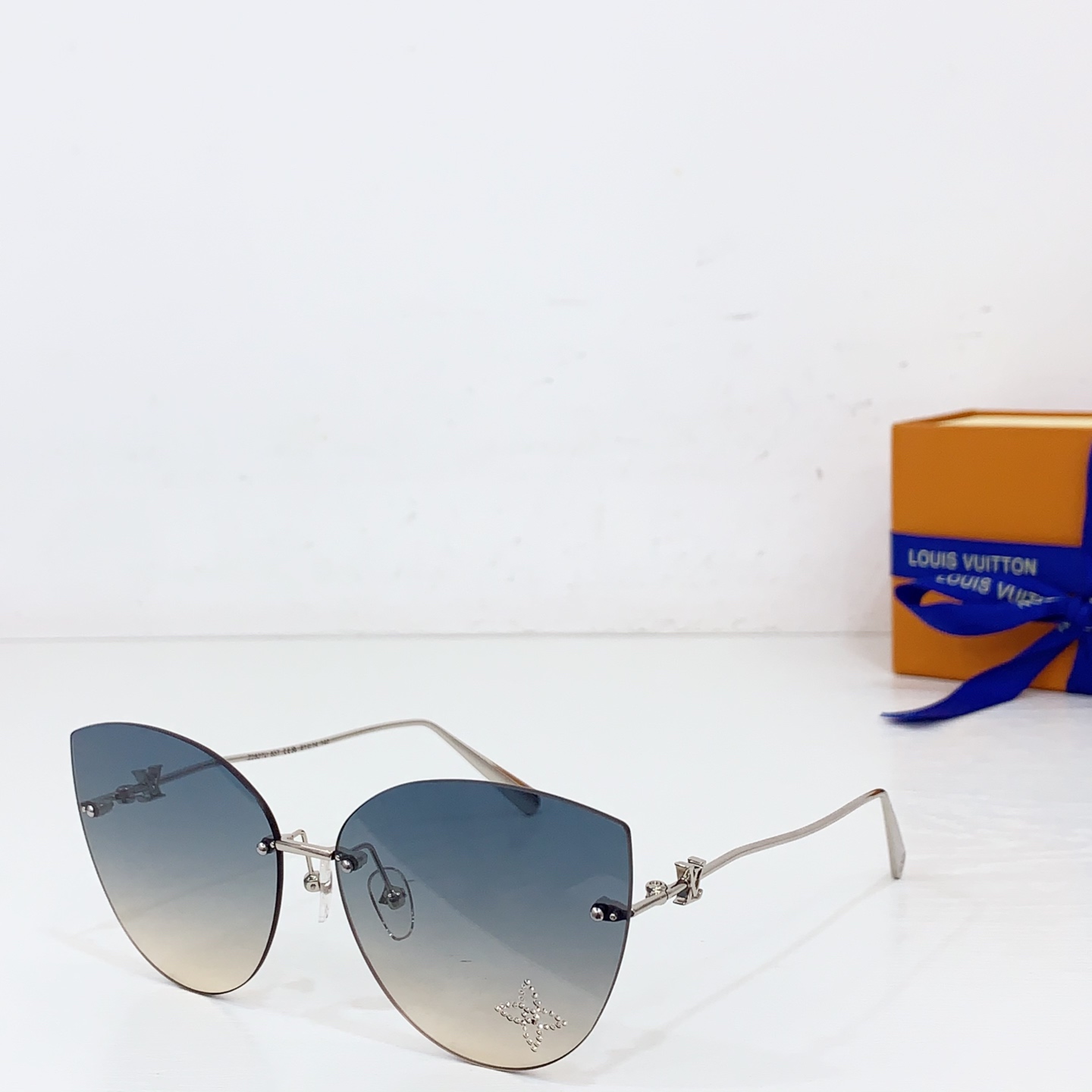 NO:368578,LOUIS VUITTO*MODELZ2827U SIZE61 port 14- glasses sunglasses sunglasses, glasses, louis vuitton19860909LOUIS VUITTO*MODELZ2827U SIZE61口14- 眼镜墨镜太阳镜,眼镜,louis vuitton,glasses