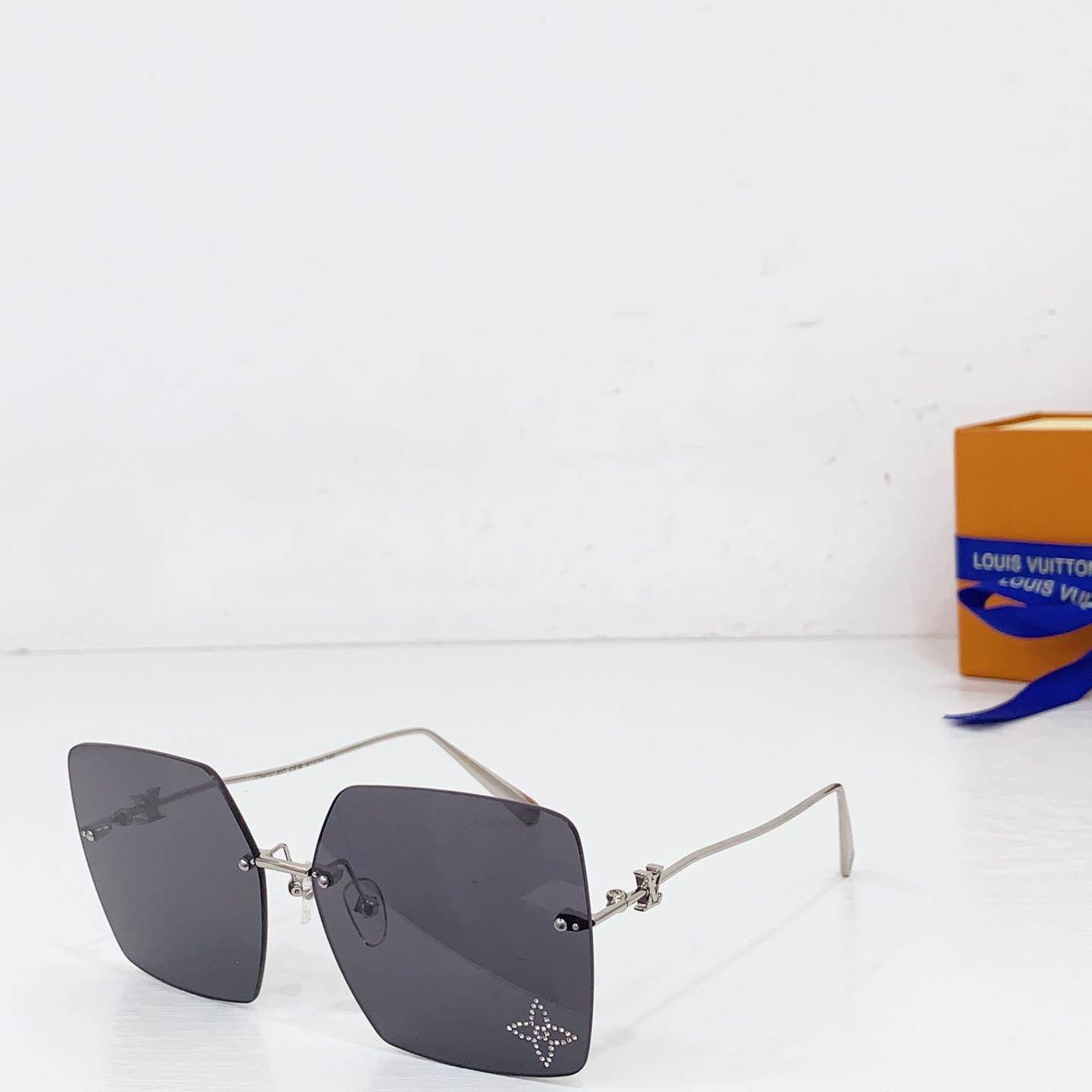 NO:368568,LOUIS VUITTO*MODELZ2961U SIZE61 port 14- glasses sunglasses sunglasses, glasses, louis vuitton19860909LOUIS VUITTO*MODELZ2961U SIZE61口14- 眼镜墨镜太阳镜,眼镜,louis vuitton,glasses