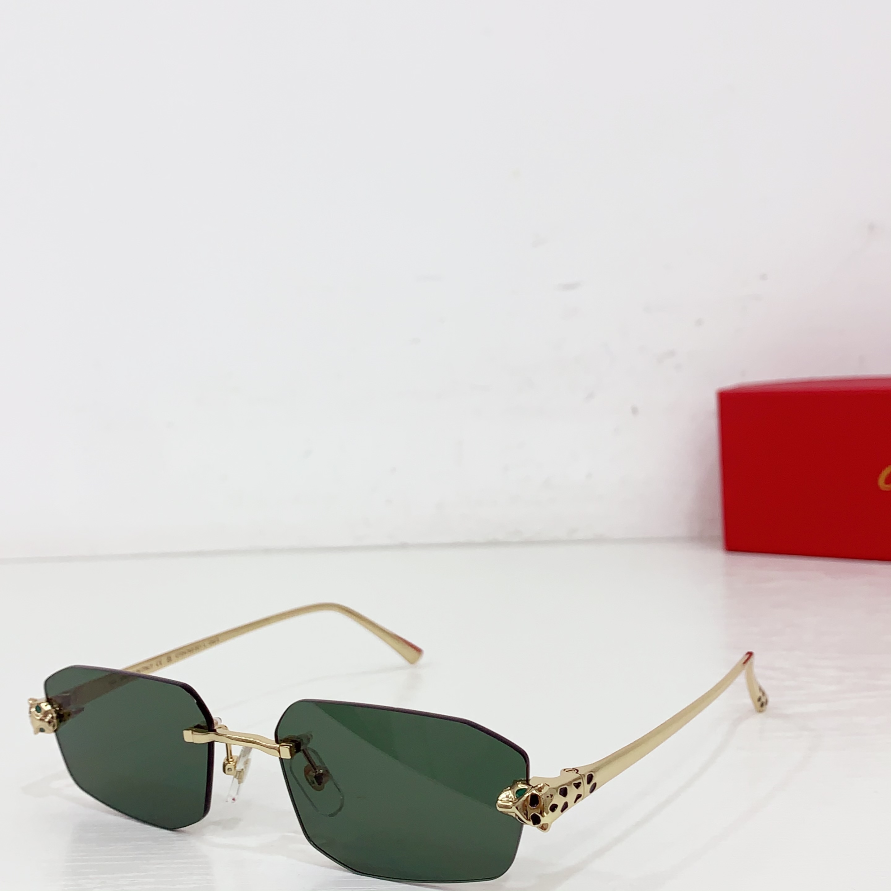 NO:511379,Carti*er pure titanium (titanium) original single high-quality sun Optical mirror Model: CT0474SSIZE: 58- 18- Sun Optical glasses sunglasses sunglasses, glasses, cartier19860909卡地*亚 Carti*er 纯钛（titanium）原单高品质太阳 光学镜Model:CT0474SSIZE:58口18- 太阳 光学眼镜墨镜太阳镜,眼镜,cartier,glasses