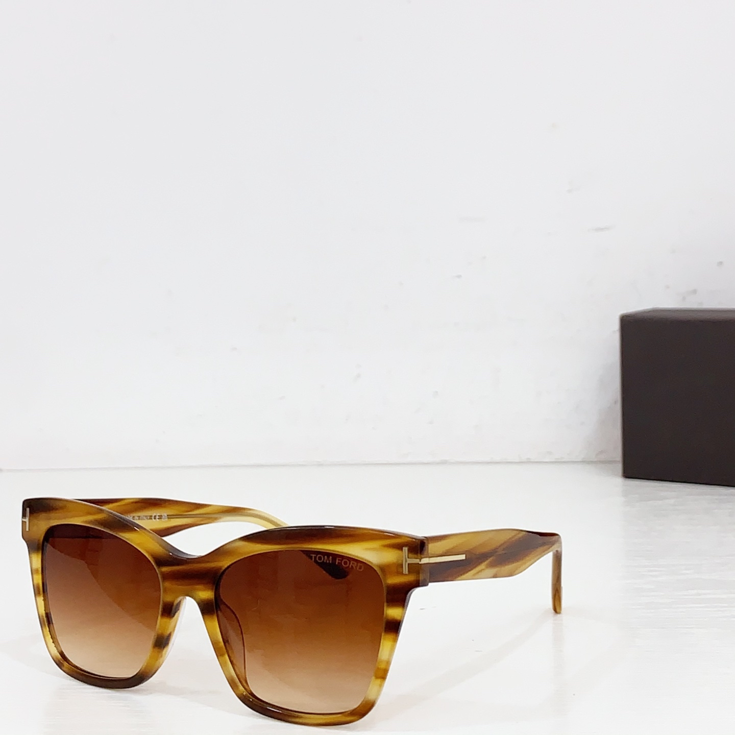 NO:368488,95 TOM FOR* official website original version 1 to 1 Tom FOR* Model: FT 1217, Size55 17-classic version frame, the leading brand in the fashion industry, and is sought after by many fashionable experts!  Super high craftsmanship, advanced craftsmanship, mushroom design, say goodbye to the trouble of losing nails, glasses, sunglasses, sunglasses, glasses, tom ford1986090995 TOM FOR*官网原版一比一 汤姆福*Model: FT 1217,Size55口17-经典版材框架,潮流时尚界的领军大牌牌,受很多时髦达人追捧！超高的工艺水准 高级工艺 采用蘑菇丁设计告别掉钉烦恼 眼镜墨镜太阳镜,眼镜,tom ford,glasses