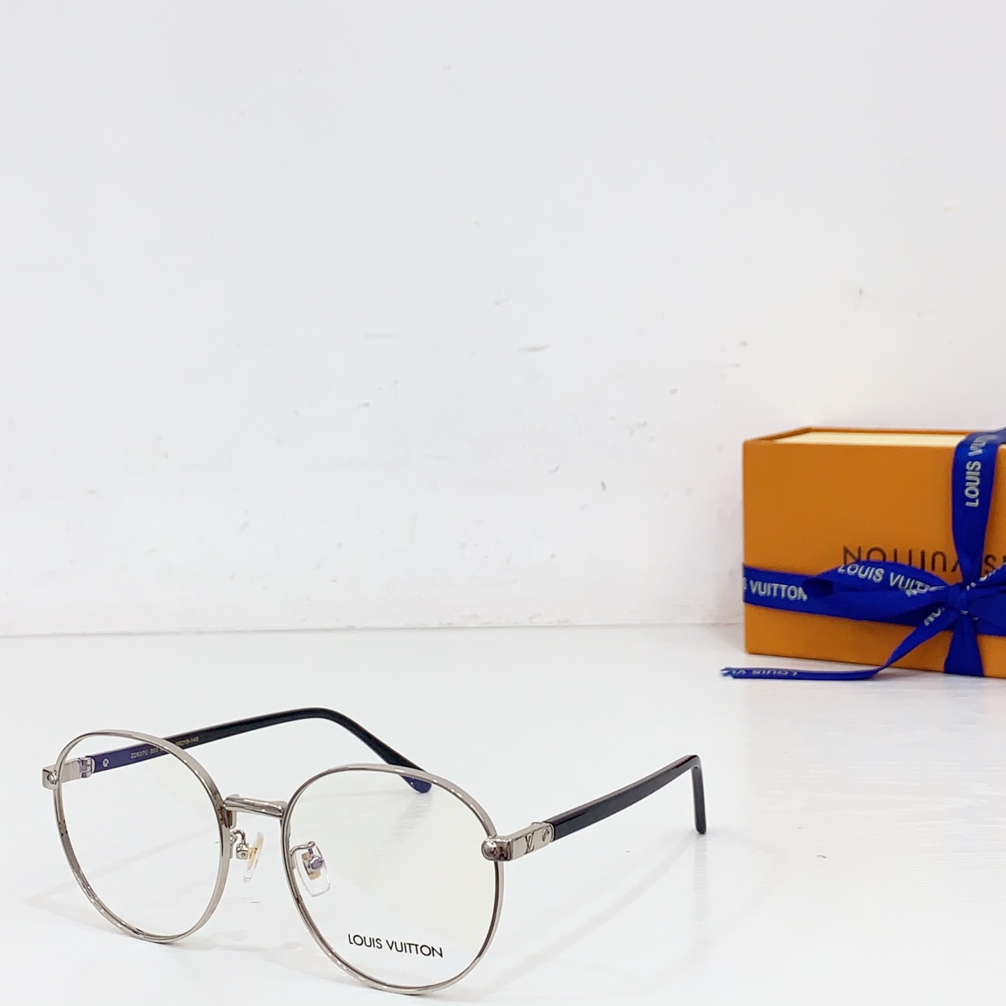 NO:369858,90 LOUIS VUITTO* MODELZ2637U SIZE56- Port 19- Glasses Sunglasses, Glasses, louis vuitton1986090990 LOUIS VUITTO* MODELZ2637U SIZE56口19- 眼镜墨镜太阳镜,眼镜,louis vuitton,glasses