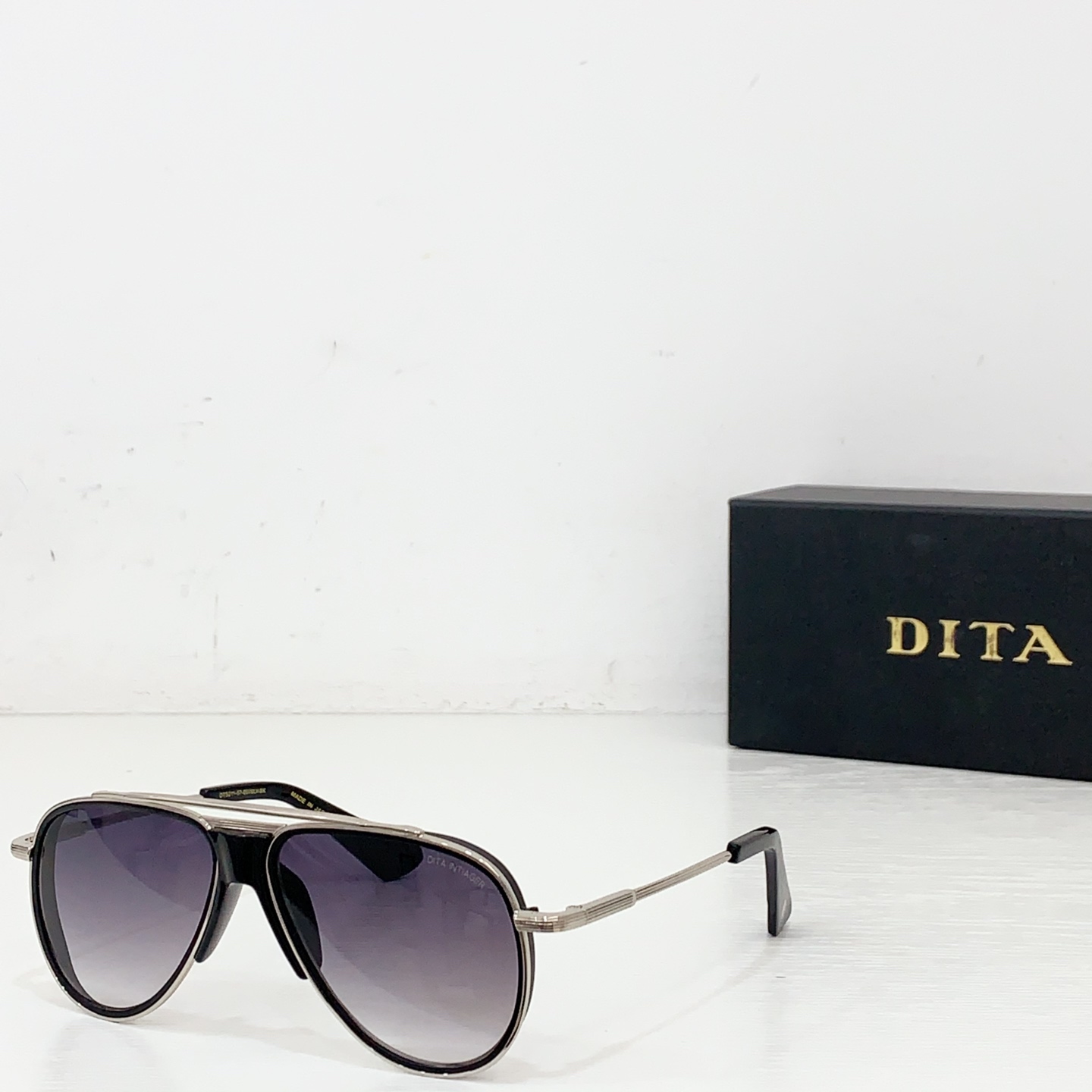 NO:371458,DITAMODELDTS211SIZE57 port 17-141 glasses sunglasses sunglasses, glasses19860909DITAMODELDTS211SIZE57口17-141 眼镜墨镜太阳镜,眼镜,glasses