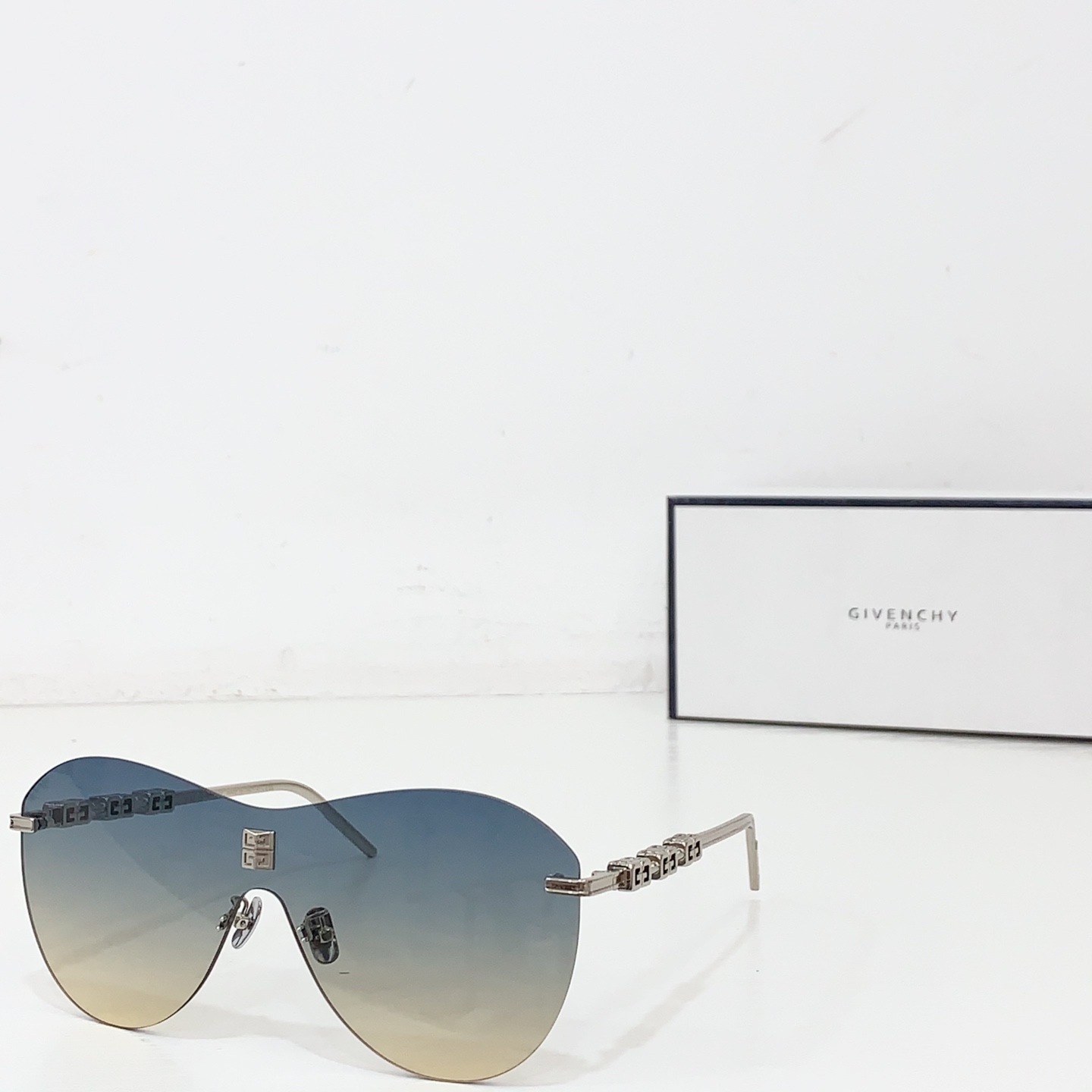 NO:371412,All-in-one mirror GIVENCHY * mod:GV40035U Size:-0- Glasses sunglasses, glasses, givennchy19860909一体镜 GIVENCHY * mod:GV40035U Size:-0- 眼镜墨镜太阳镜,眼镜,givenchy,glasses