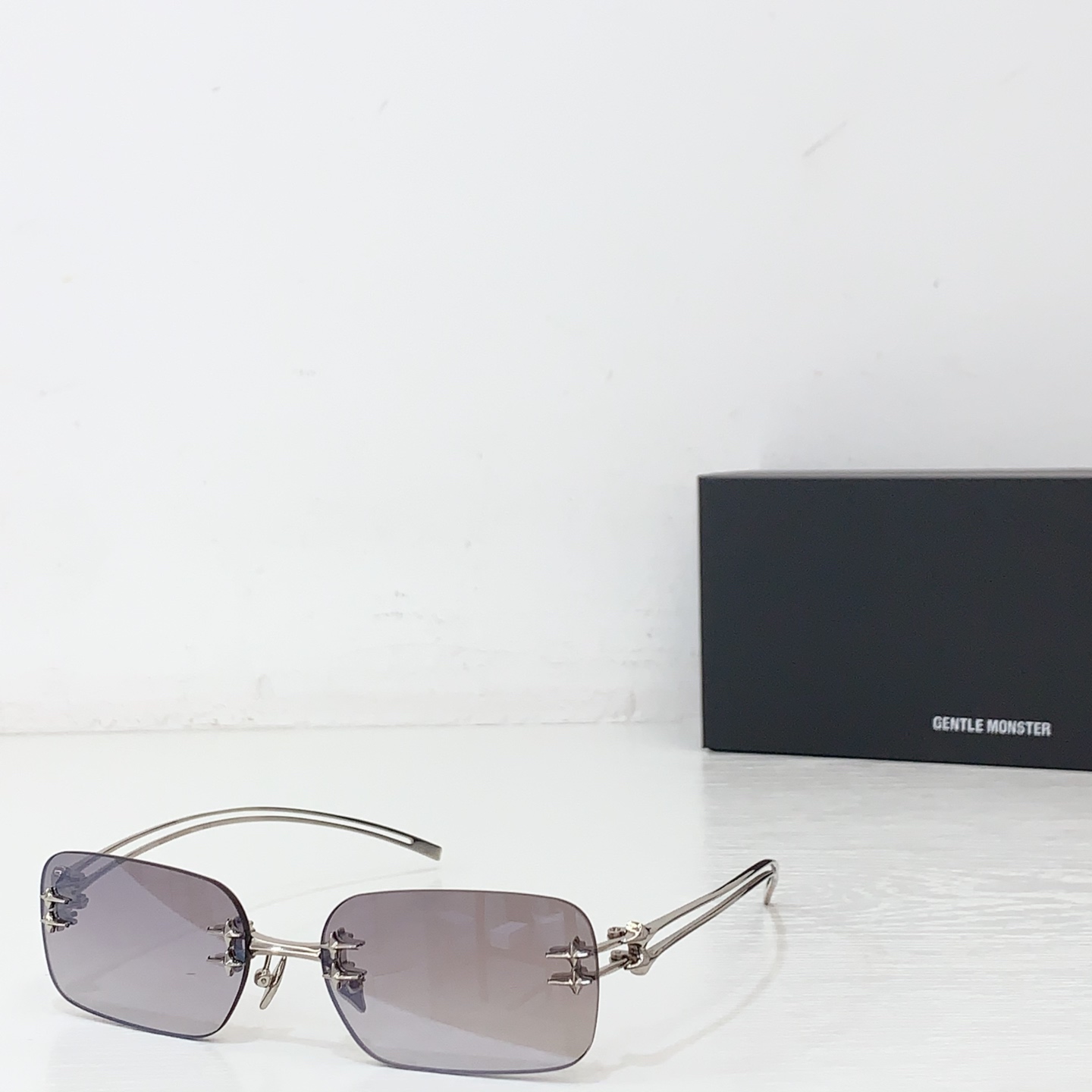 NO:371428,GENTLE MONSTE TETRA futuristic frameless square pure titanium sunglasses BOLD series GENTLE MONSTE* MODELTETRA 02 SIZE59 port 17-143 Titanium rack ~ glasses sunglasses sunglasses, glasses19860909GENTLE MONSTE TETRA 未来感无框方形纯钛墨镜 BOLD系列 GENTLE MONSTE* MODELTETRA 02 SIZE59口17-143 钛架~ 眼镜墨镜太阳镜,眼镜,glasses