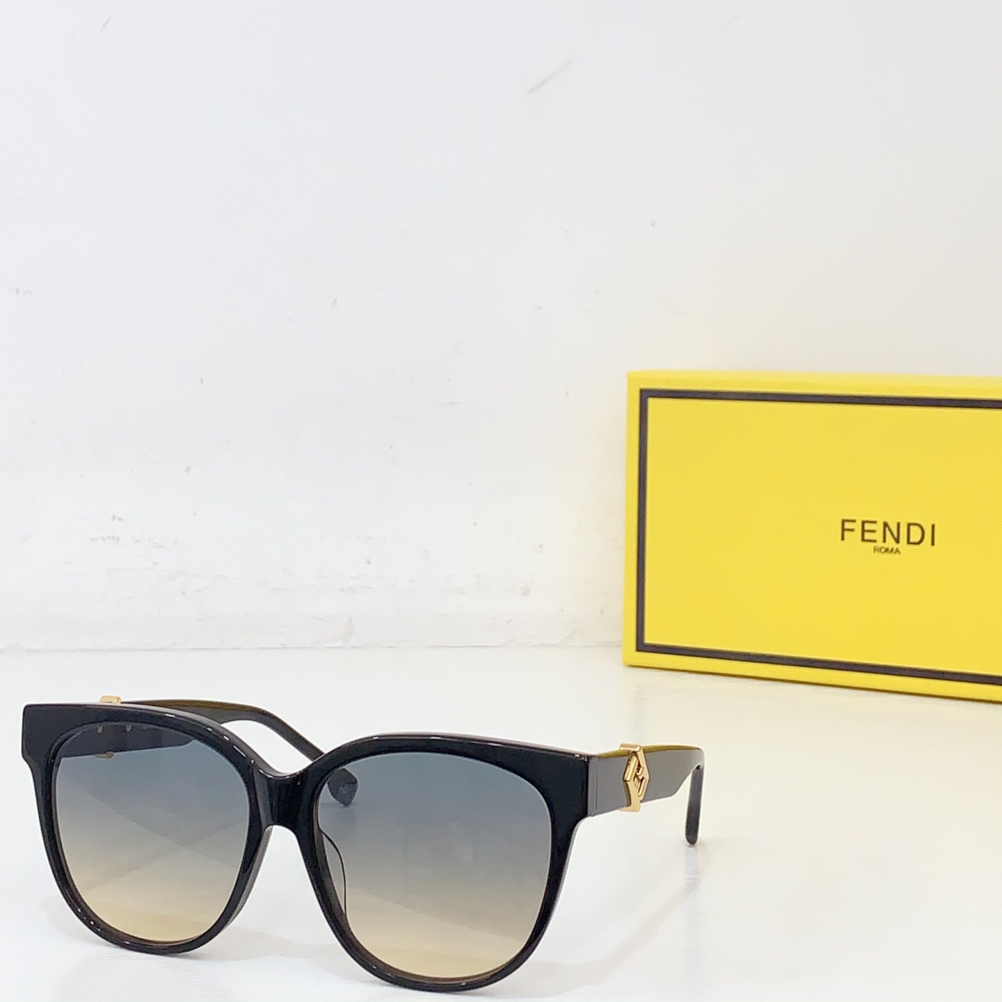 NO:373295,FEND*MODEL:FE40186I SIZE:56-Odd 16-Glasses, Sunglasses, Sunglasses, Fendi19860909FEND*MODEL:FE40186I SIZE:56口16- 眼镜墨镜太阳镜,眼镜,fendi,glasses