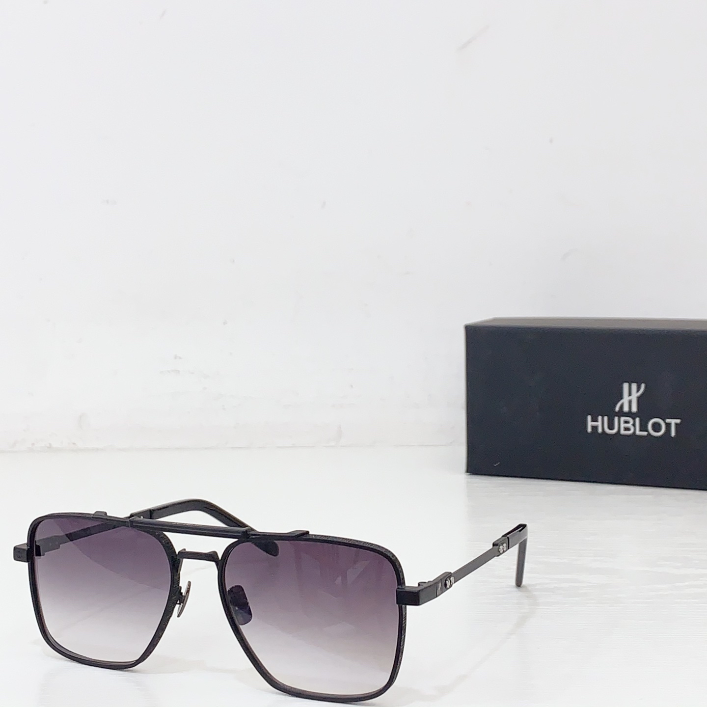 NO:373306,HUBLOTMODEL:HSIZE57-Odd 17-Glasses, Sunglasses, Glasses19860909HUBLOTMODEL:HSIZE57口17- 眼镜墨镜太阳镜,眼镜,glasses