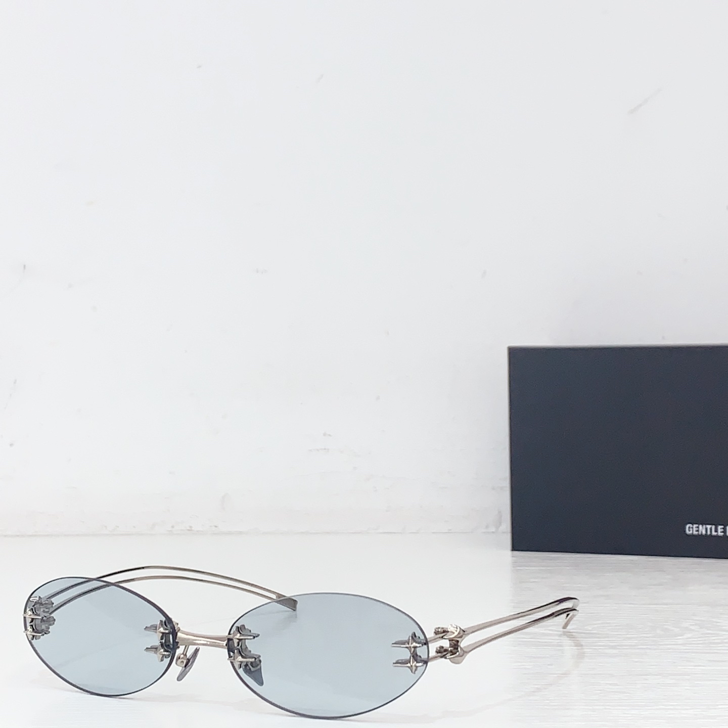 NO:374190,GENTLE MONSTE* BOLD series sunglasses Pure titanium rack MODNodeTITANIUM SIZE60 port 17-143 glasses sunglasses sunglasses, glasses19860909GENTLE MONSTE* BOLD系列墨镜 纯钛架 MODNodeTITANIUM SIZE60口17-143 眼镜墨镜太阳镜,眼镜,glasses