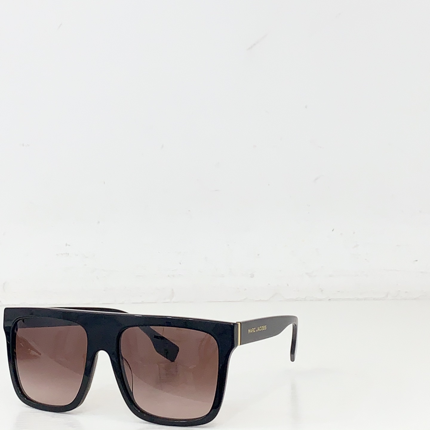 NO:374172,95 MARC JACOBS new imported boards are carefully made square sunglasses suitable for men and women wearing MODELMARC639/S, SIZE57-18- Glasses sunglasses, glasses1986090995 MARC JACOBS new 马杰克 进口板材精心制作而成 方款适合男女佩戴的墨镜MODELMARC639/S,SIZE57-18- 眼镜墨镜太阳镜,眼镜,glasses