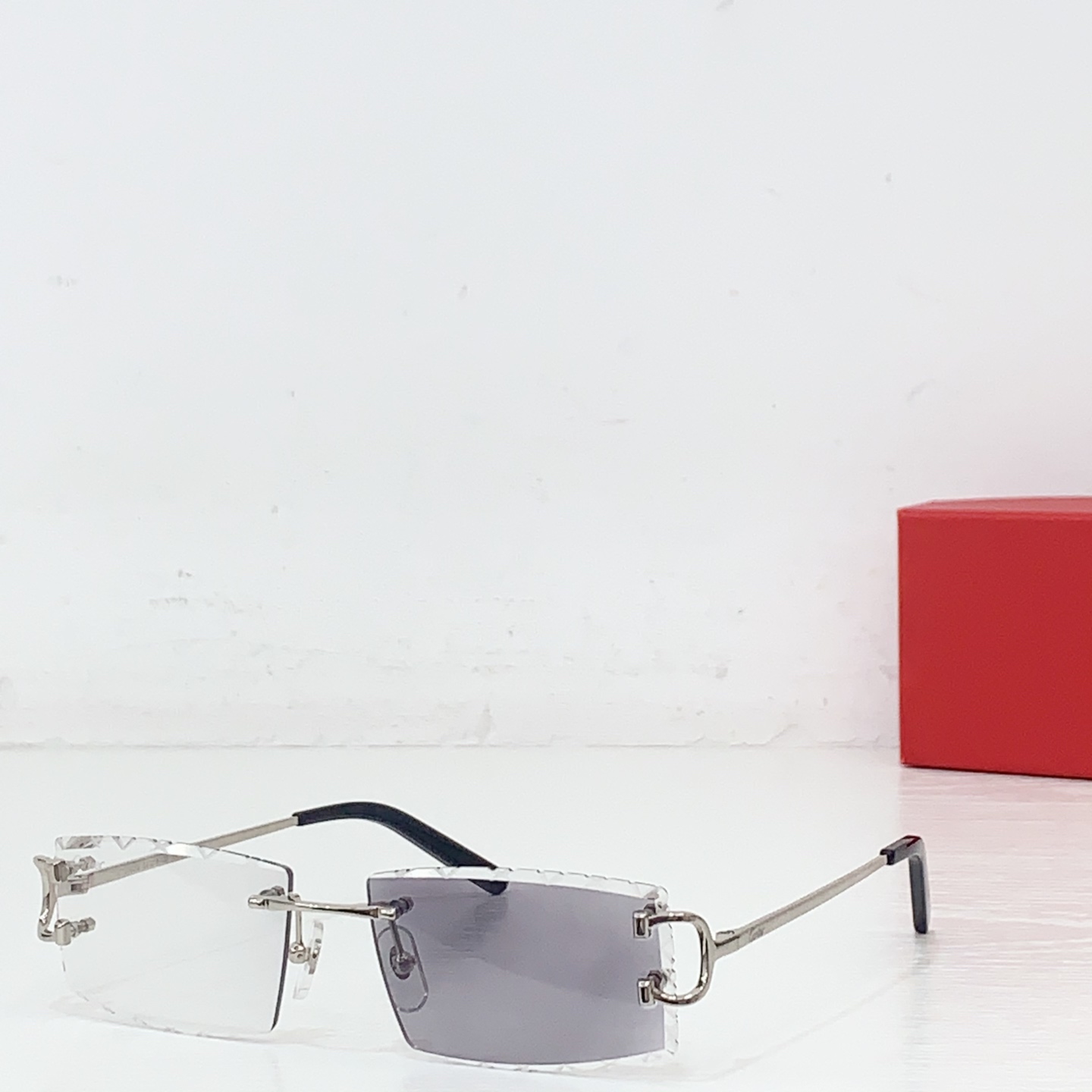 NO:374231,Cartier CT0103O Size: 56-mouth 18- Letter Horseshoe buckle hollow temple legs High quality metal frameless square stylish sunglasses serrated pattern cut-edge color changing lens optical glasses frame Color changing glasses sunglasses, glasses, cartier, cartier19860909Cartier 卡地亚 CT0103O 尺码:56口18- 字母马蹄扣镂空镜腿 高品质金属无框方形时尚太阳镜 锯齿花纹切边变色镜片光学眼镜架 变色眼镜墨镜太阳镜,眼镜,cartier,cartier,glasses