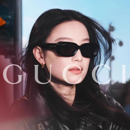 Gucci 1528S Black Acetate Rectangular Sunglasses for Women, Thick Frame 1 Gucci 1528S Black Acetate Rectangular Sunglasses for Women, Thick Frame