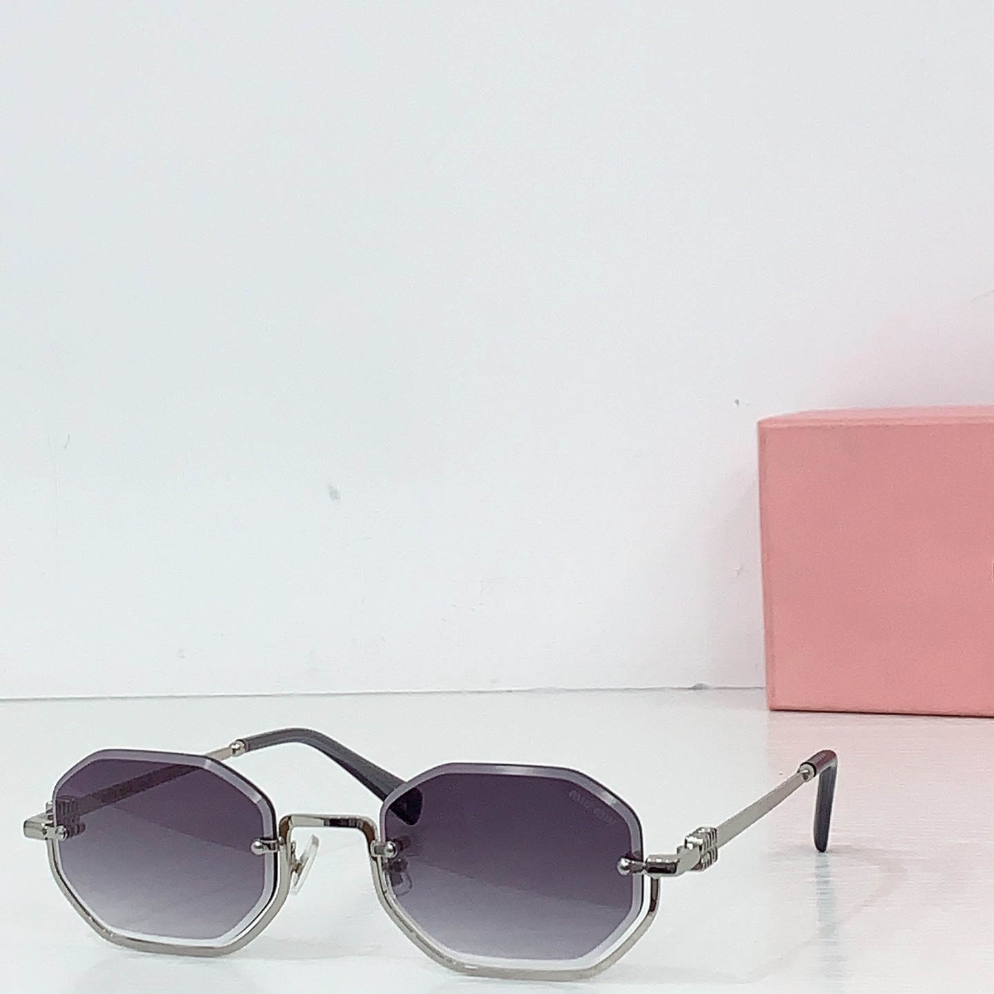 NO:580118,MIU MI* MODEL:MU 1747S SIZE52 mouth 23- glasses, sunglasses, sunglasses, glasses, miumiu19860909MIU MI* MODEL:MU 1747S SIZE52口23- 眼镜墨镜太阳镜,眼镜,miumiu,glasses