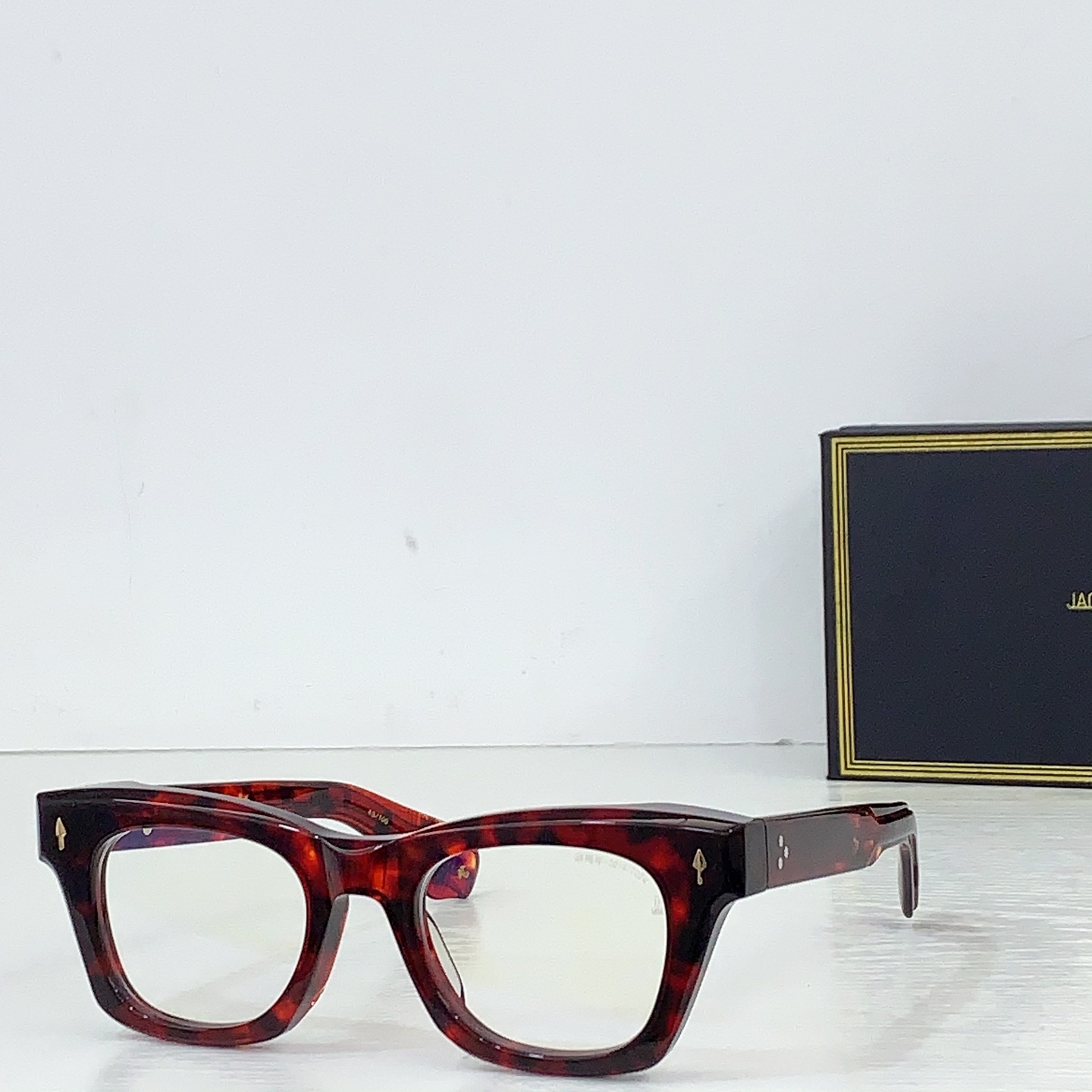 NO:574220,Jacques Marie Mage 10-week series DEALAN has been sold out online. It is a limited edition and a unique collection. To celebrate the tenth anniversary of the brand, we have carefully created the tenth anniversary series~~~ MODELDEALAN SIZE: 49 mouths 22-146 color-changing box glasses, sunglasses, sunglasses, glasses19860909Jacques Marie Mage 10周系列DEALAN 全网售罄 限量发售 独特典藏之作 庆祝品牌成立十周年,我们精心打造了十周年系列～～～ MODELDEALAN SIZE:49口22-146 变色配盒眼镜墨镜太阳镜,眼镜,glasses