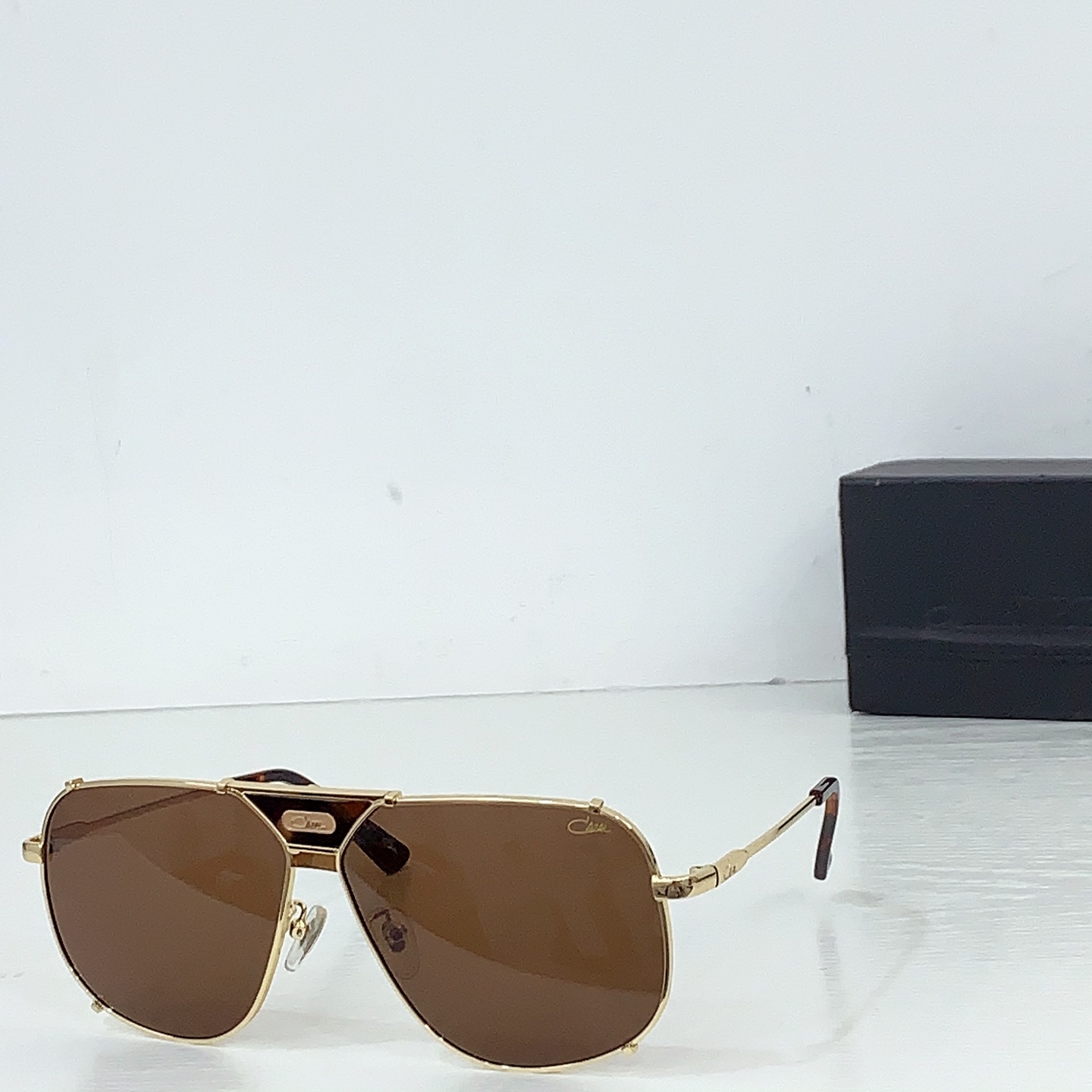 NO:580066,CAZAL new CAZAL official website original model: MOD994 Size: 60 mouth 12- Bold combination of curves and straight lines, carefully crafted, perfect quality, quick and destined to be different, glasses, sunglasses, sunglasses, glasses19860909卡加尔 new CAZAL 官网原版 Model:MOD994 Size: 60口12- 曲线和直线大胆组合,精心制作 完美品质 速定 注定与众不同 眼镜墨镜太阳镜,眼镜,glasses