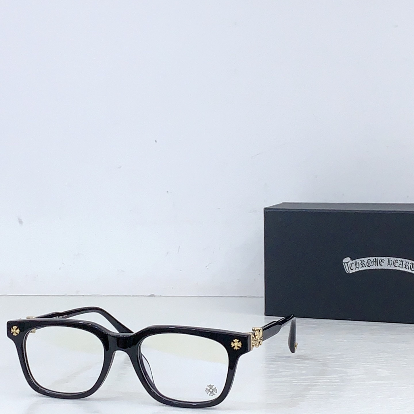 NO:756116,COX UCKER, the new product of CHROMEHEART official website, is simple and elegant. It is a very versatile sunglasses. It can be worn by men and women. SIZE52 mouth 20-glasses, sunglasses, sunglasses, glasses, chrome hearts19860909CHROMEHEART官网新作COX UCKER 简约大方 很百搭的一款墨镜 男女可佩戴 SIZE52口20- 眼镜墨镜太阳镜,眼镜,chrome hearts,glasses