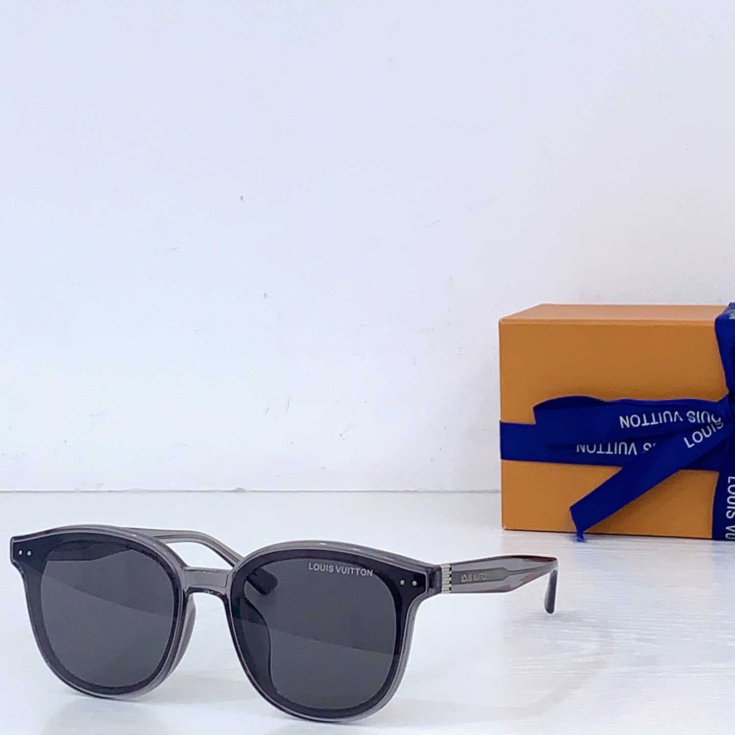 NO:768066,LOUIS VUITTO* MODEL9202 SIZE62 mouth 16-152 glasses sunglasses sunglasses, glasses, louis vuitton19860909LOUIS VUITTO* MODEL9202 SIZE62口16-152 眼镜墨镜太阳镜,眼镜,louis vuitton,glasses