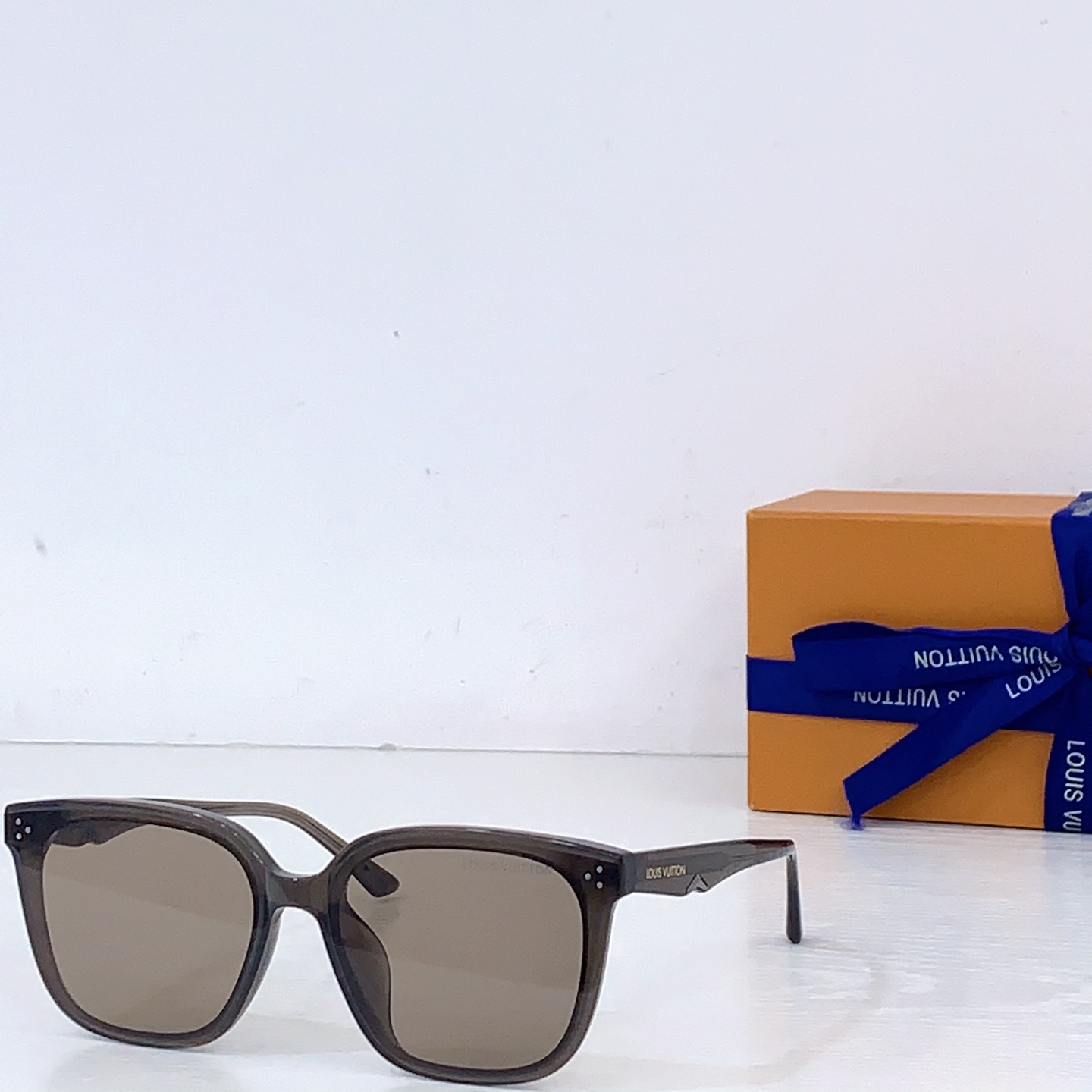 NO:768142,LOUIS VUITTO* MODEL9193 SIZE66 mouth 15-152 glasses sunglasses sunglasses, glasses, louis vuitton19860909LOUIS VUITTO* MODEL9193 SIZE66口15-152 眼镜墨镜太阳镜,眼镜,louis vuitton,glasses