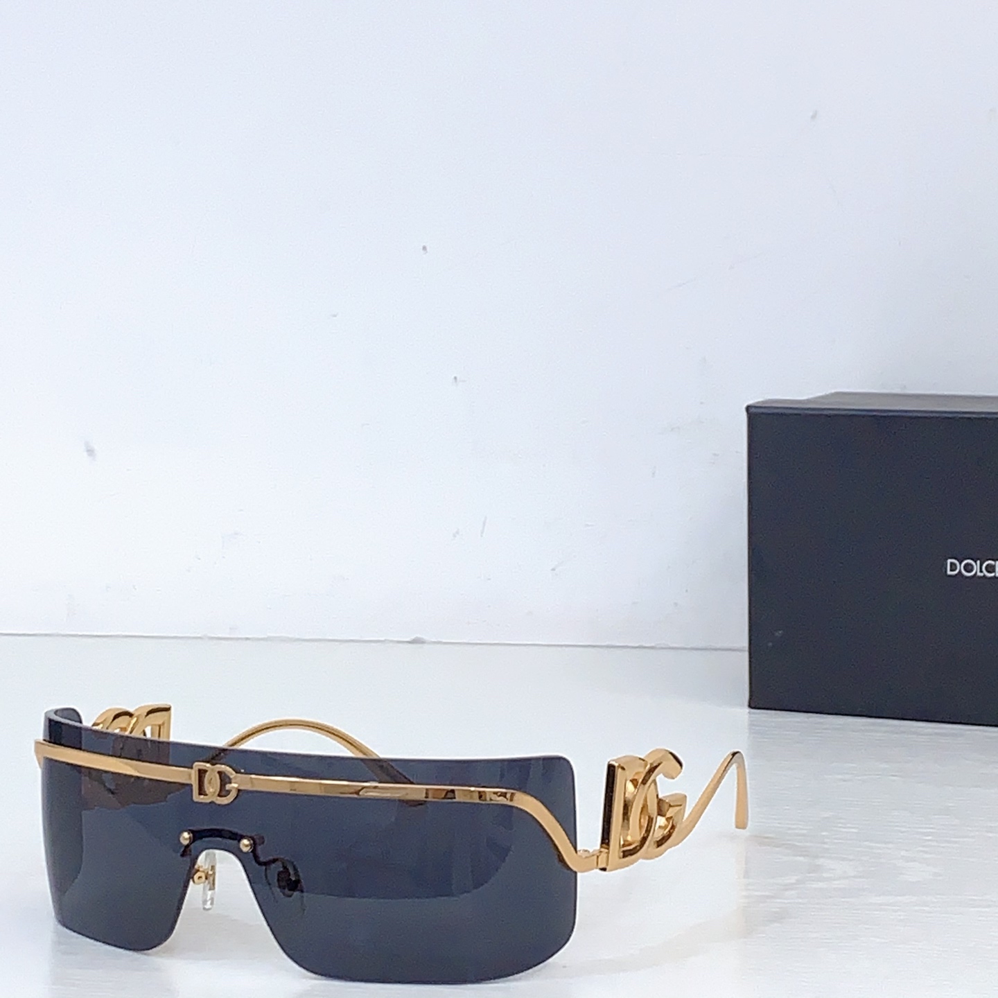 Солнцезащитные очки Dolce & Gabbana модель DG6694