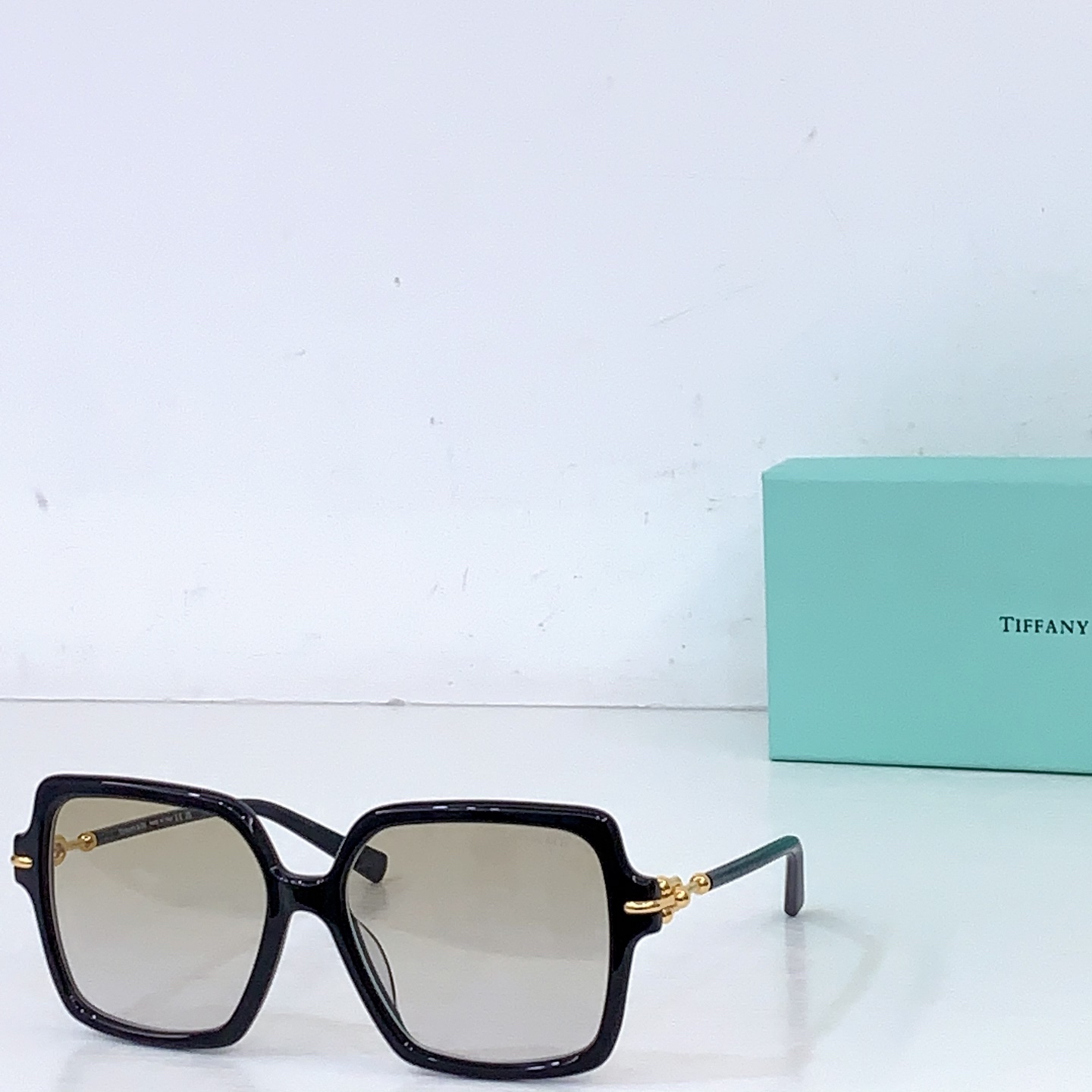 Солнечные очки Tiffany & Co.