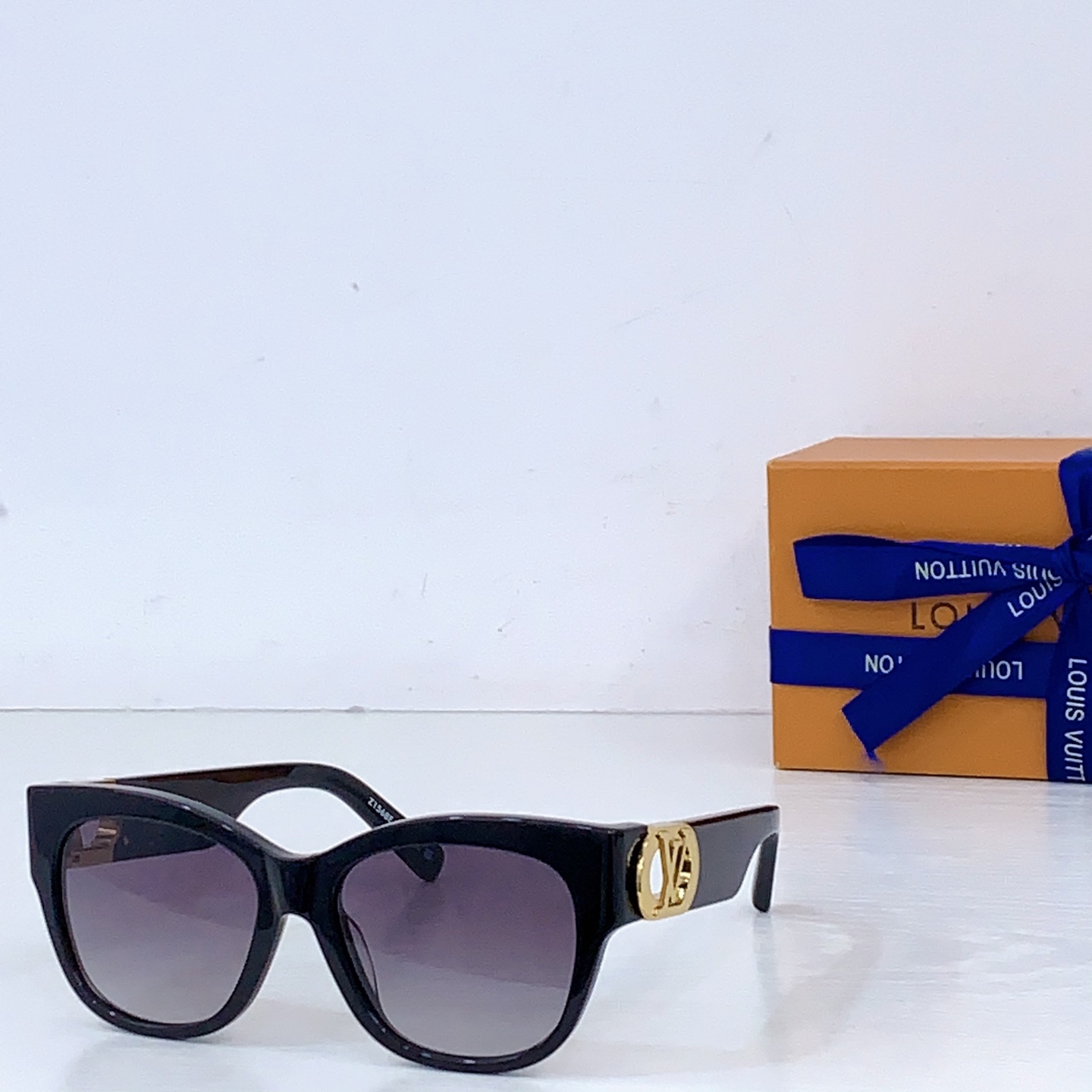 NO:823914,LOUIS VUITTO*MODELZ1568E SIZE52 mouth 18-glasses, sunglasses, sunglasses, glasses, louis vuitton19860909LOUIS VUITTO*MODELZ1568E SIZE52口18- 眼镜墨镜太阳镜,眼镜,louis vuitton,glasses