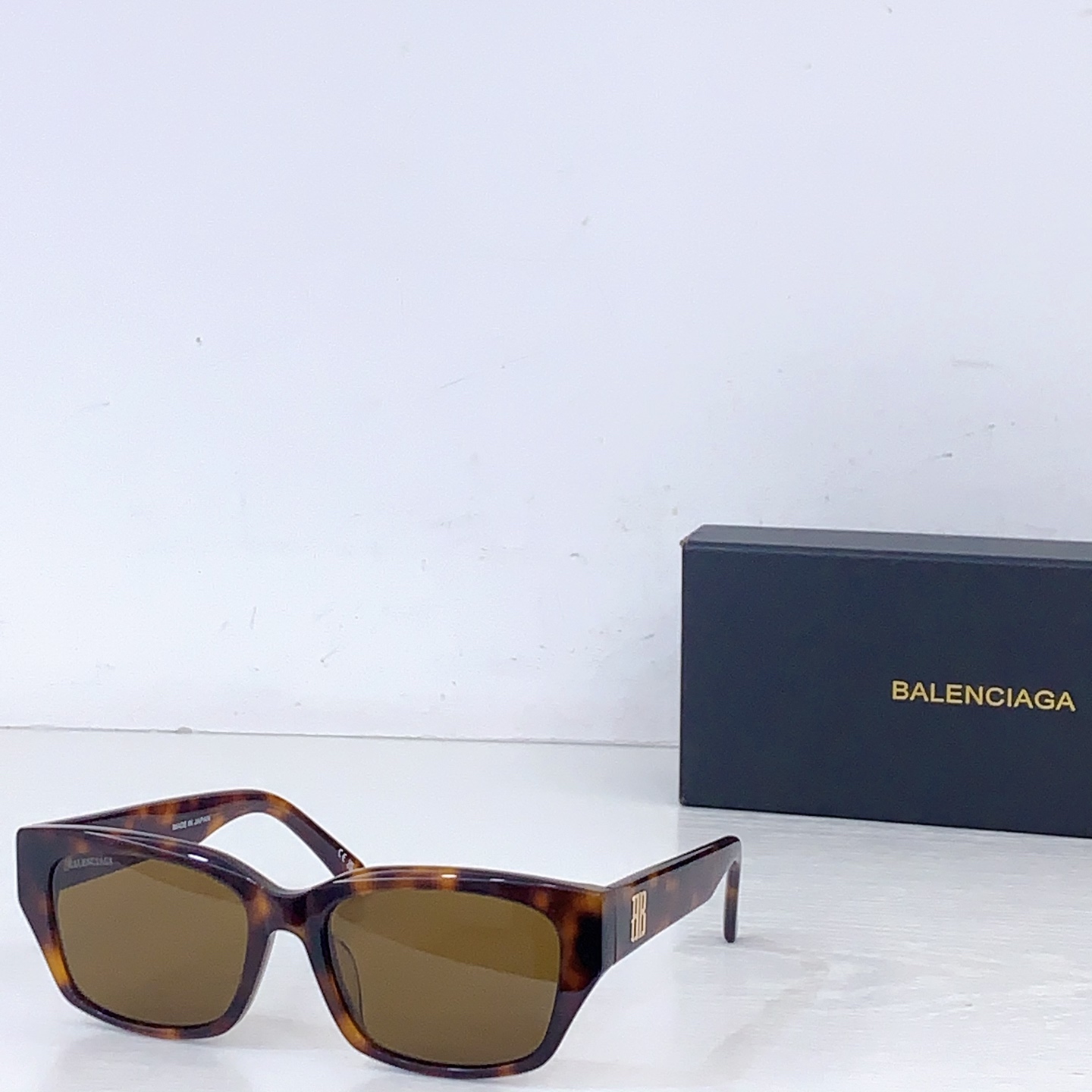 Balenciaga BALENCIAG*