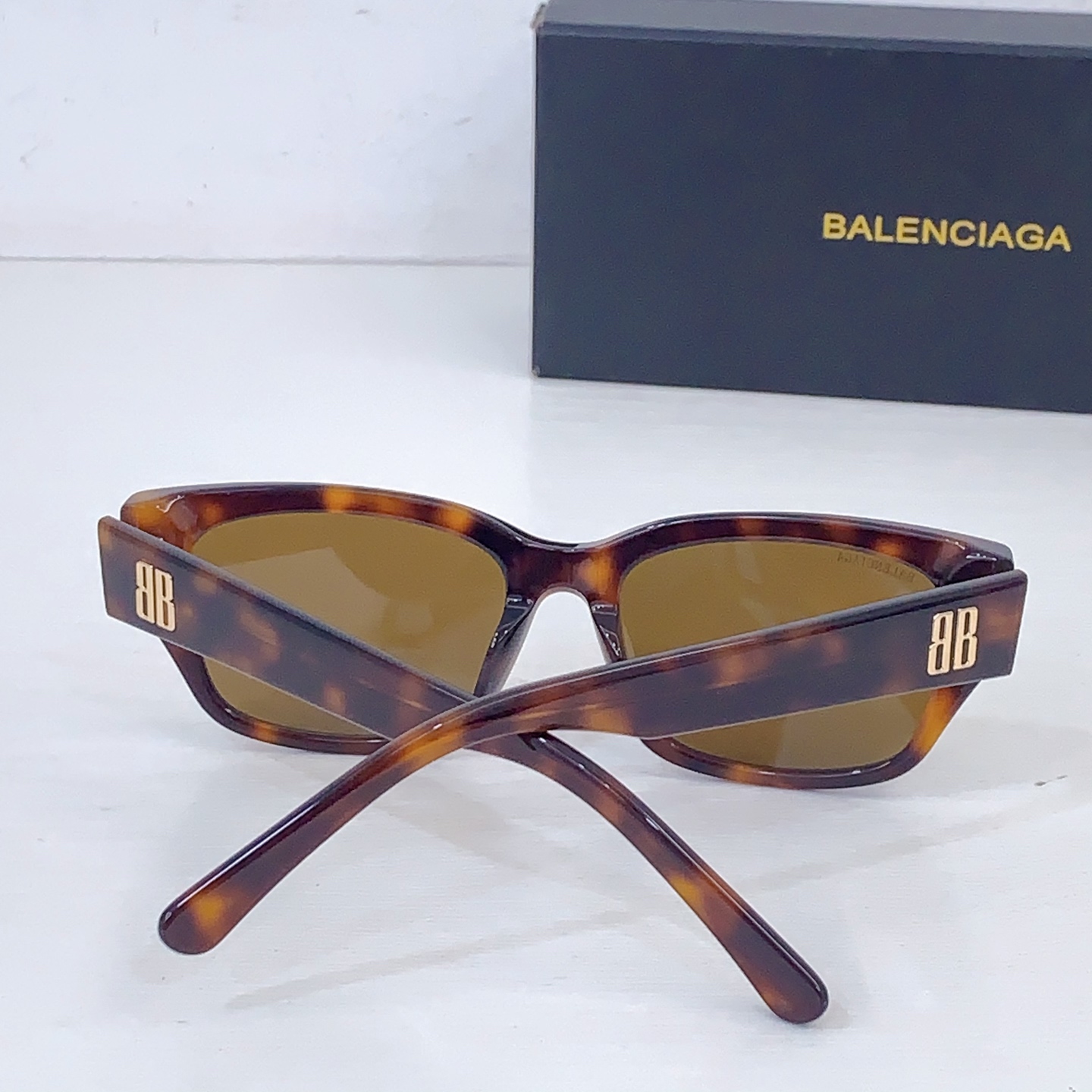 Balenciaga BALENCIAG*
