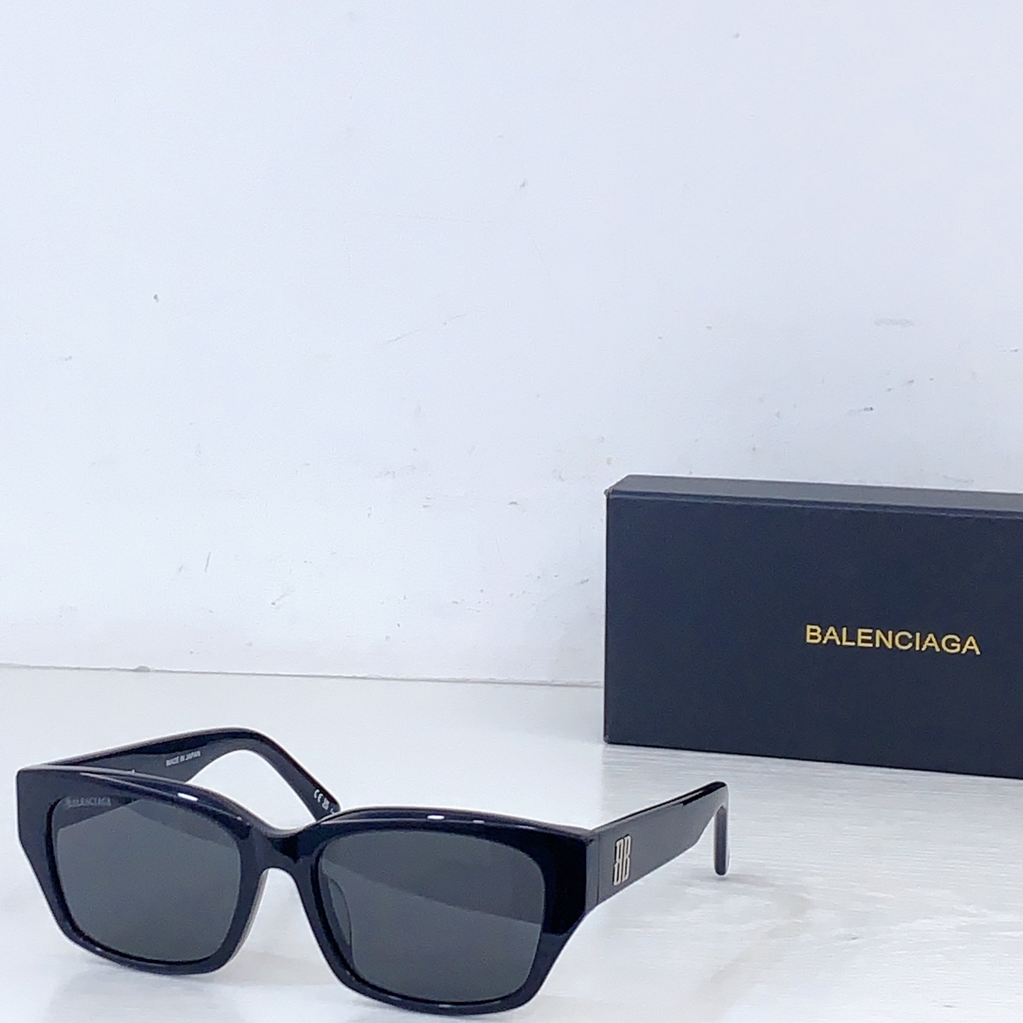 Balenciaga BALENCIAG*