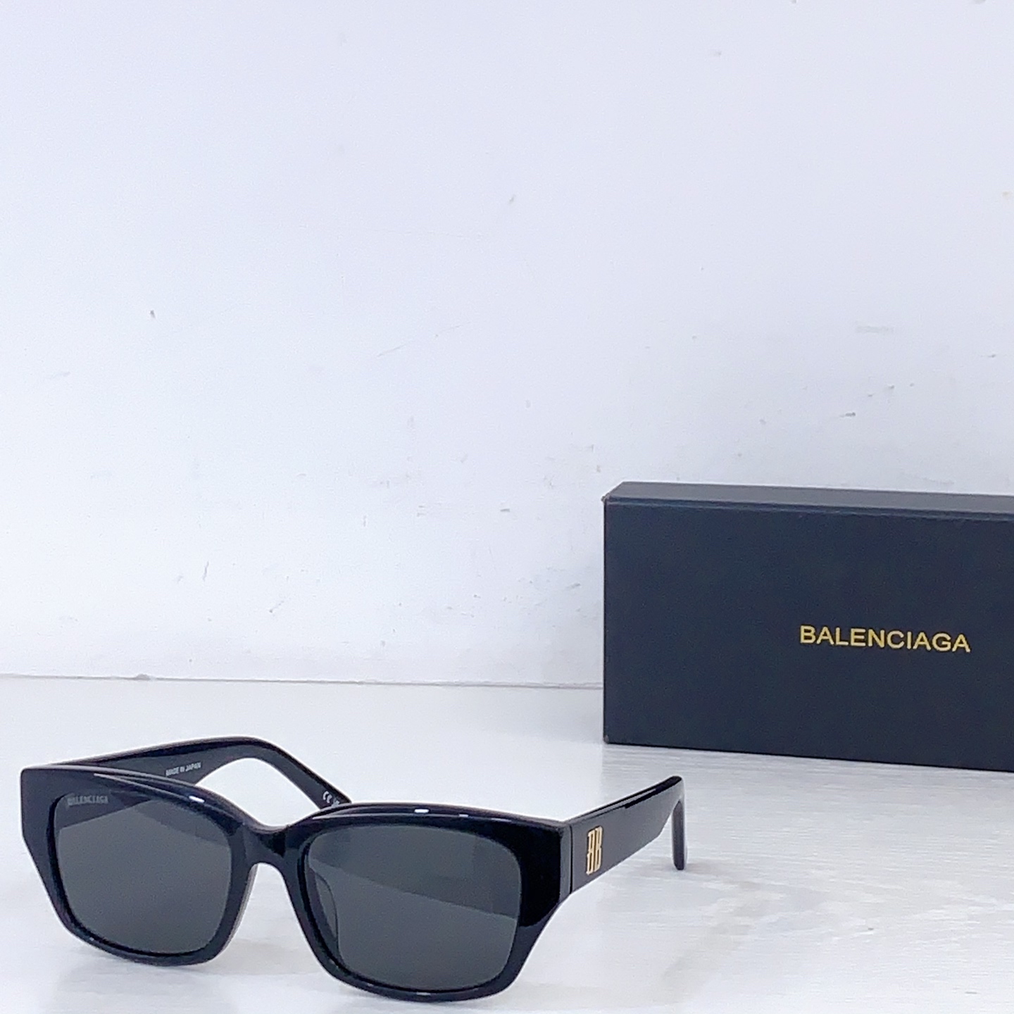 Balenciaga BALENCIAG*
