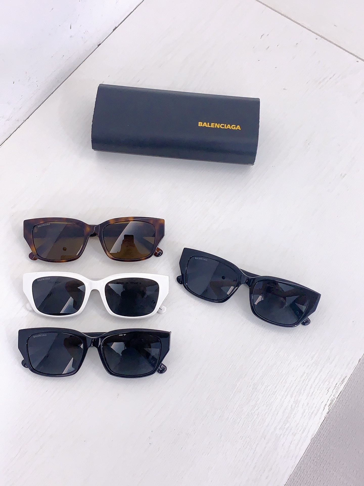 Balenciaga BALENCIAG*