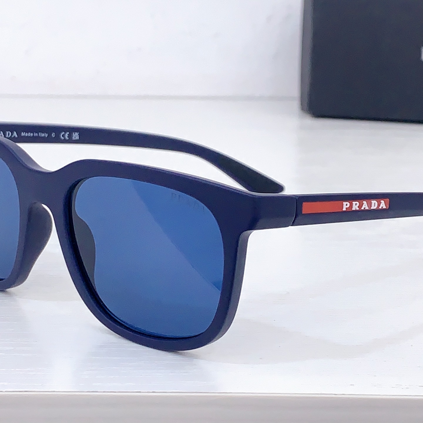 Prada PRAD*
