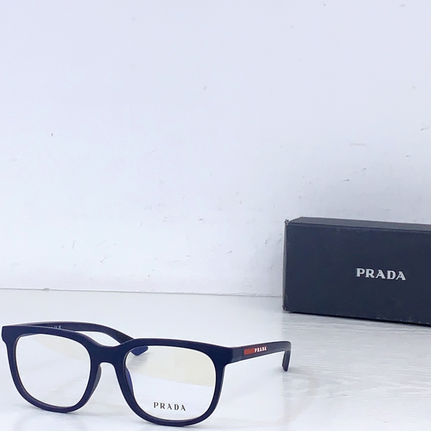 Prada PRAD*