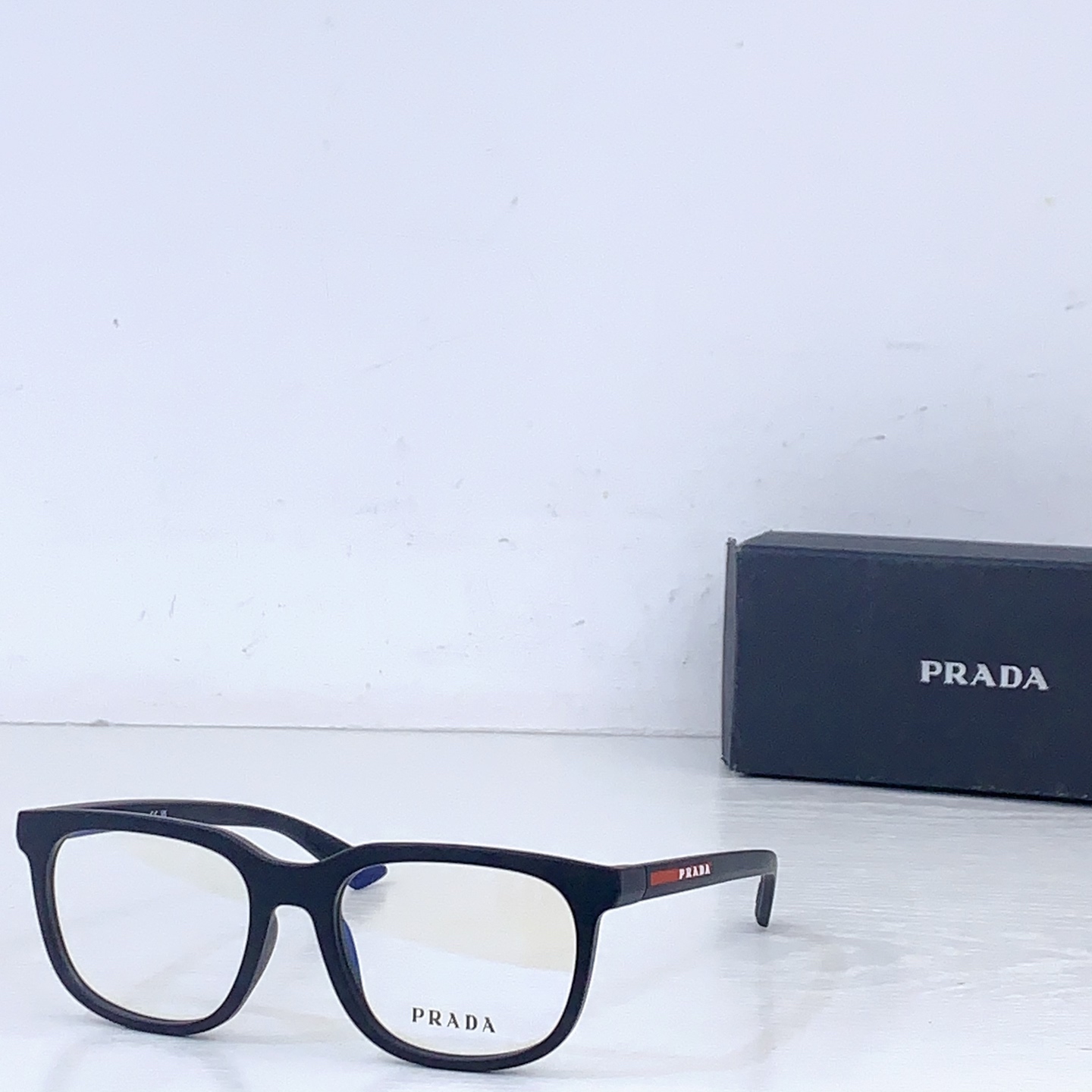 Prada PRAD*