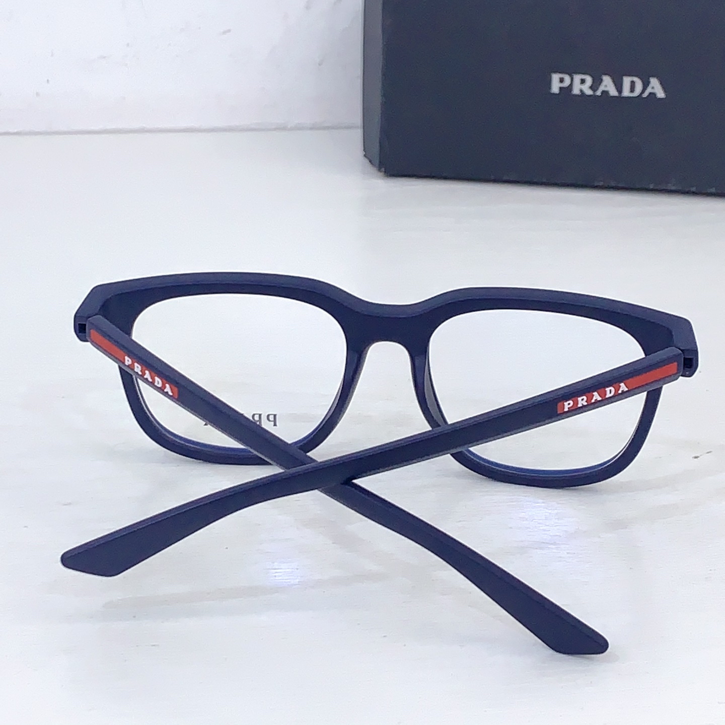 Prada PRAD*