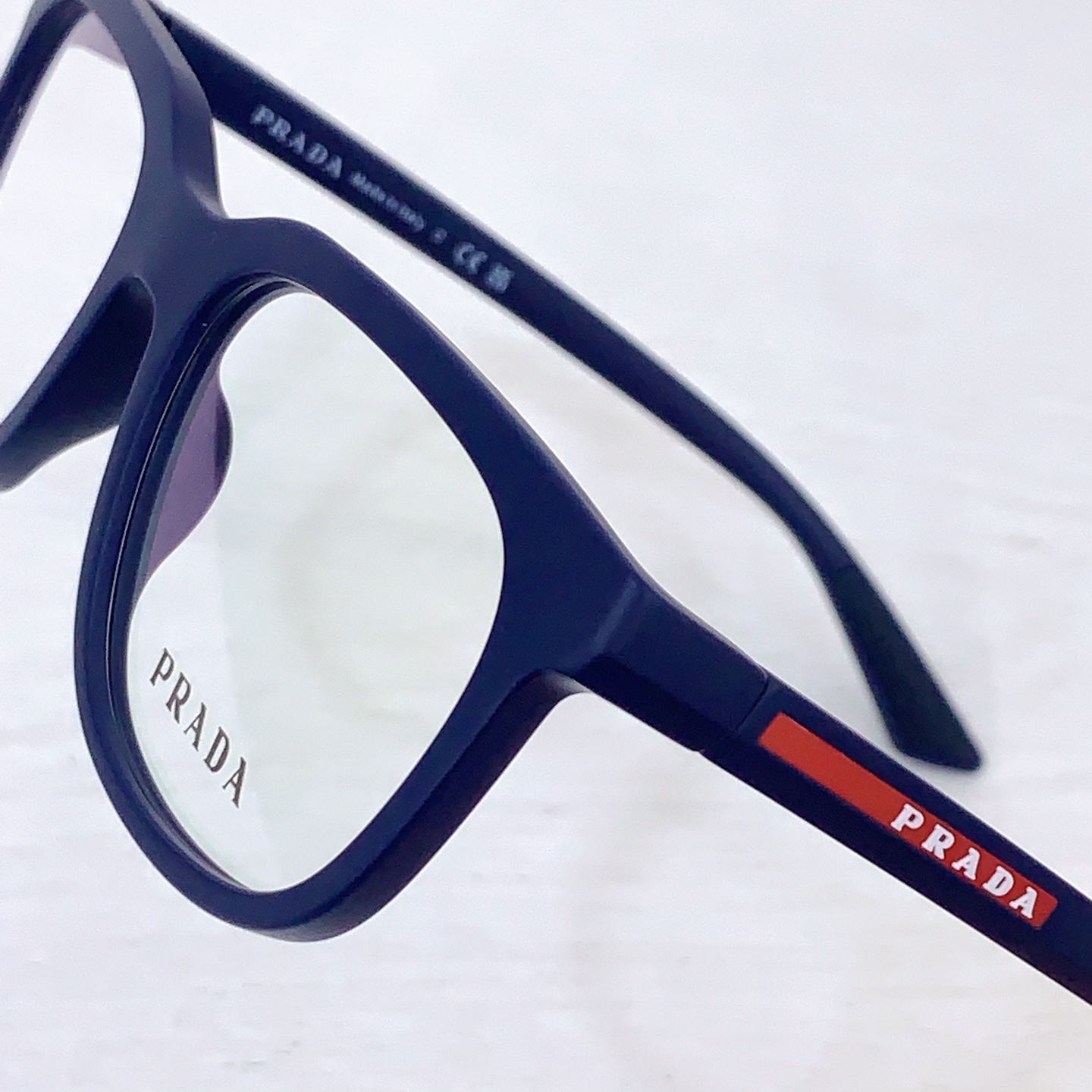 Prada PRAD*
