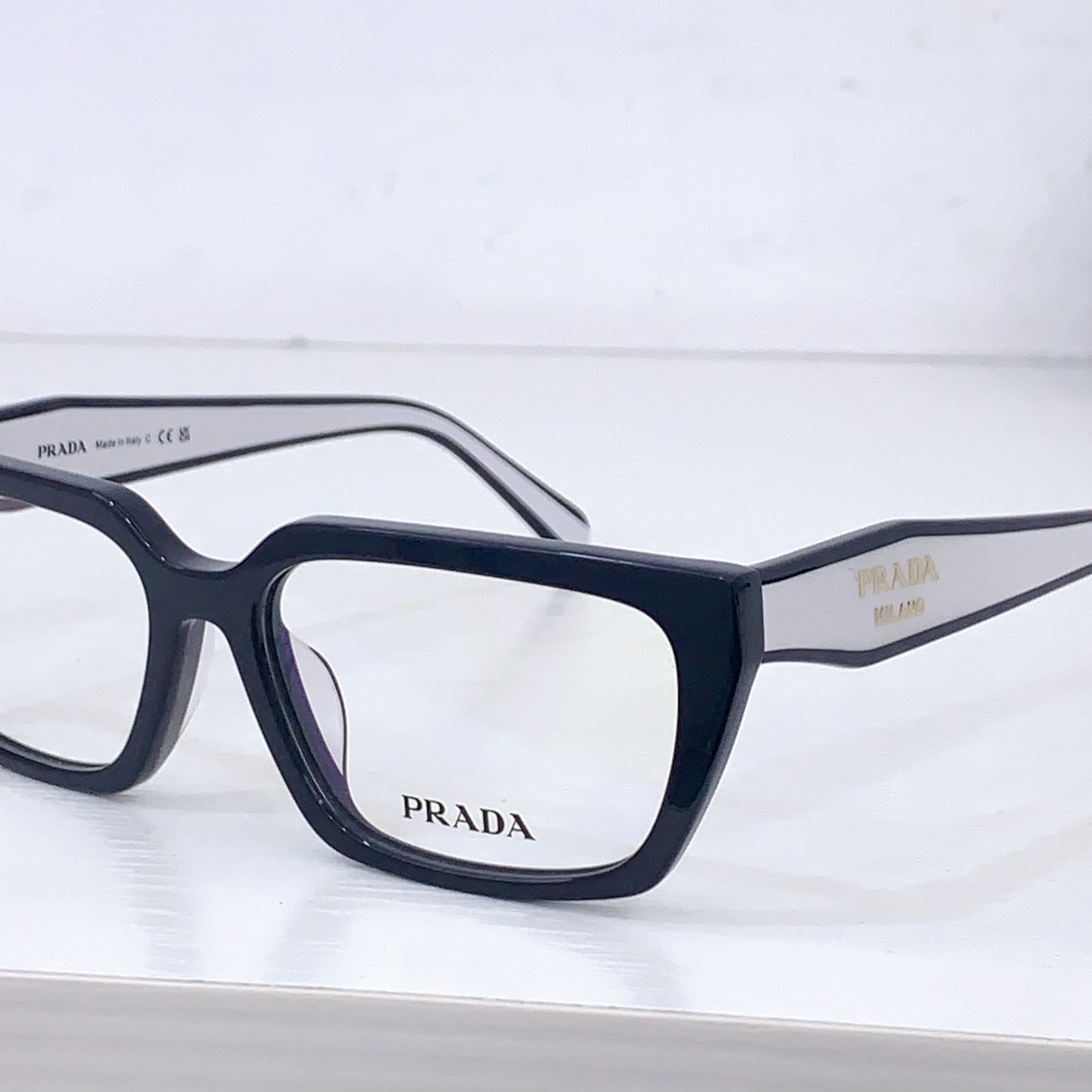 Prada PRAD*