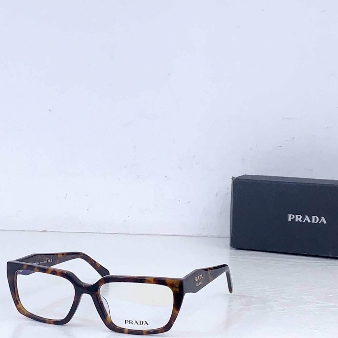 Prada PRAD*