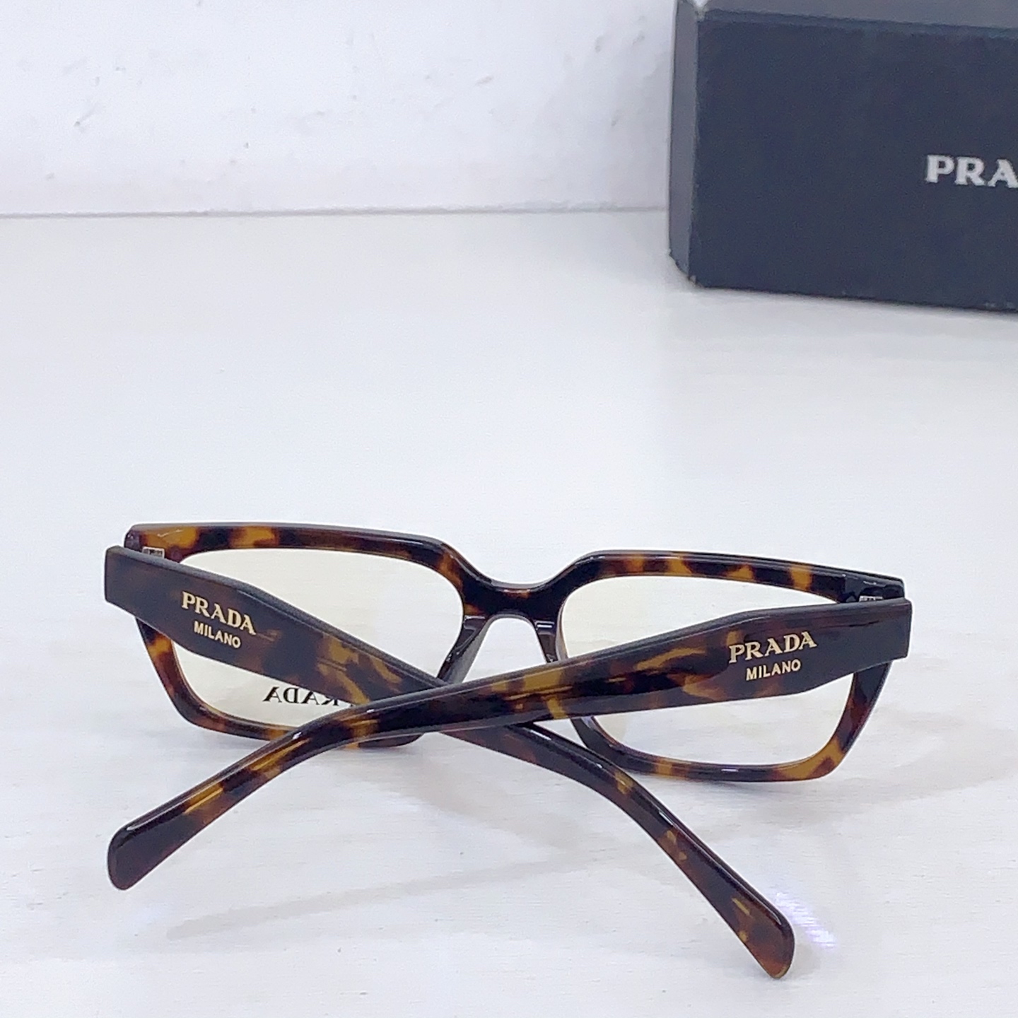 Prada PRAD*