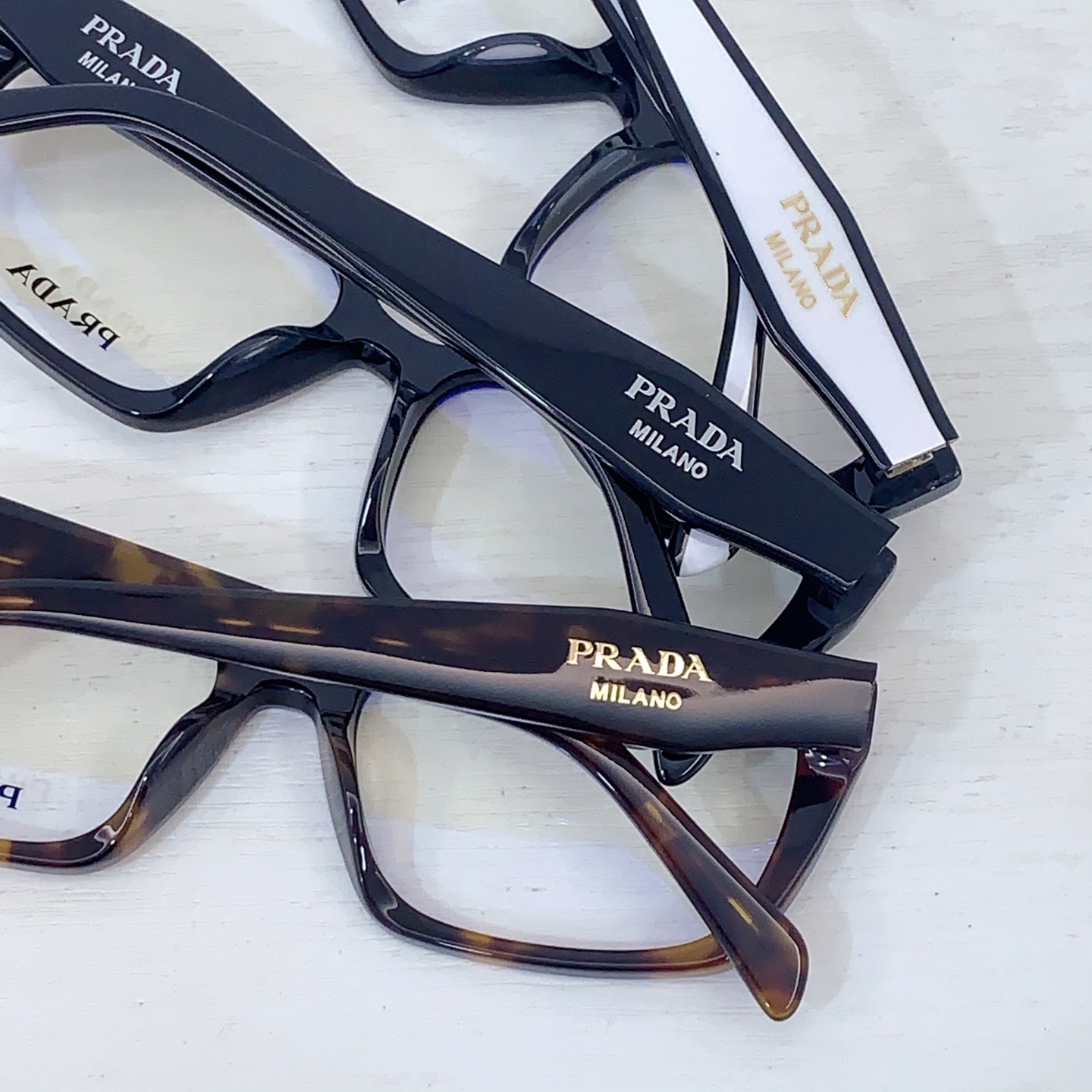 Prada PRAD*