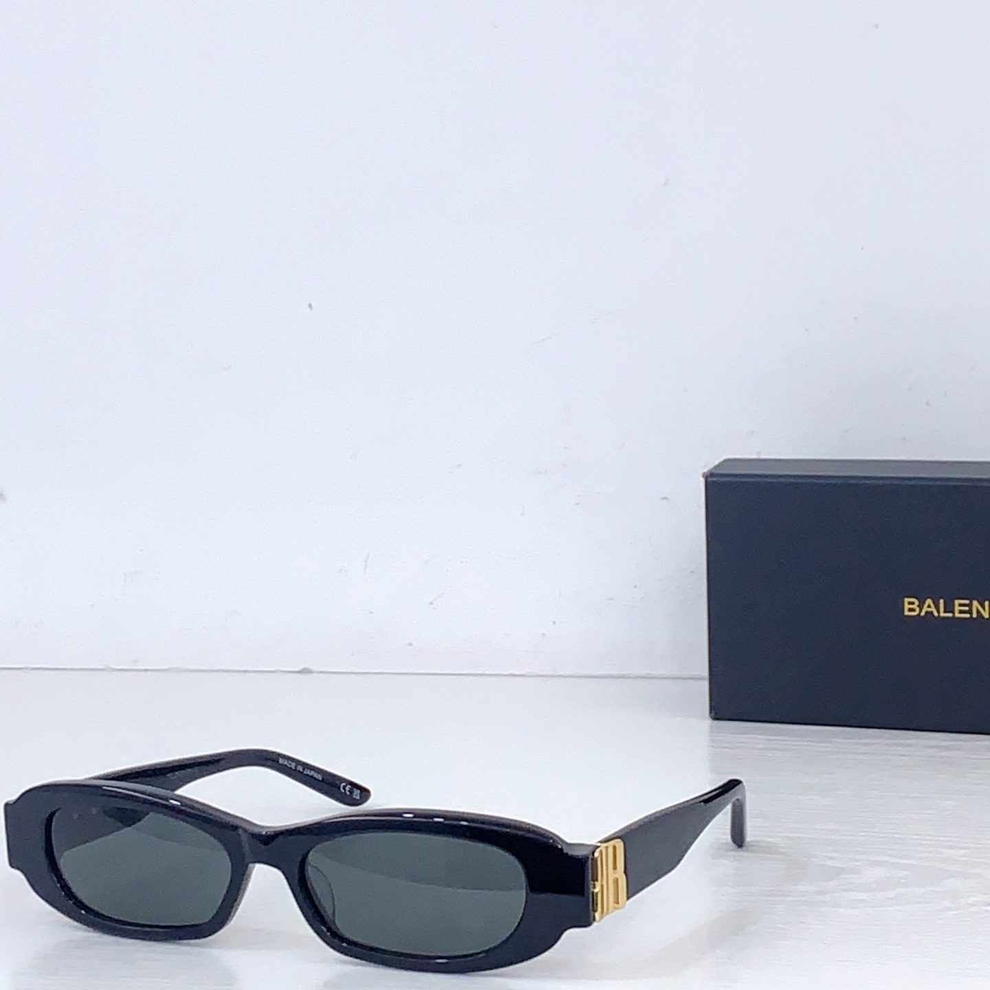 Balenciaga BALENCIAG*