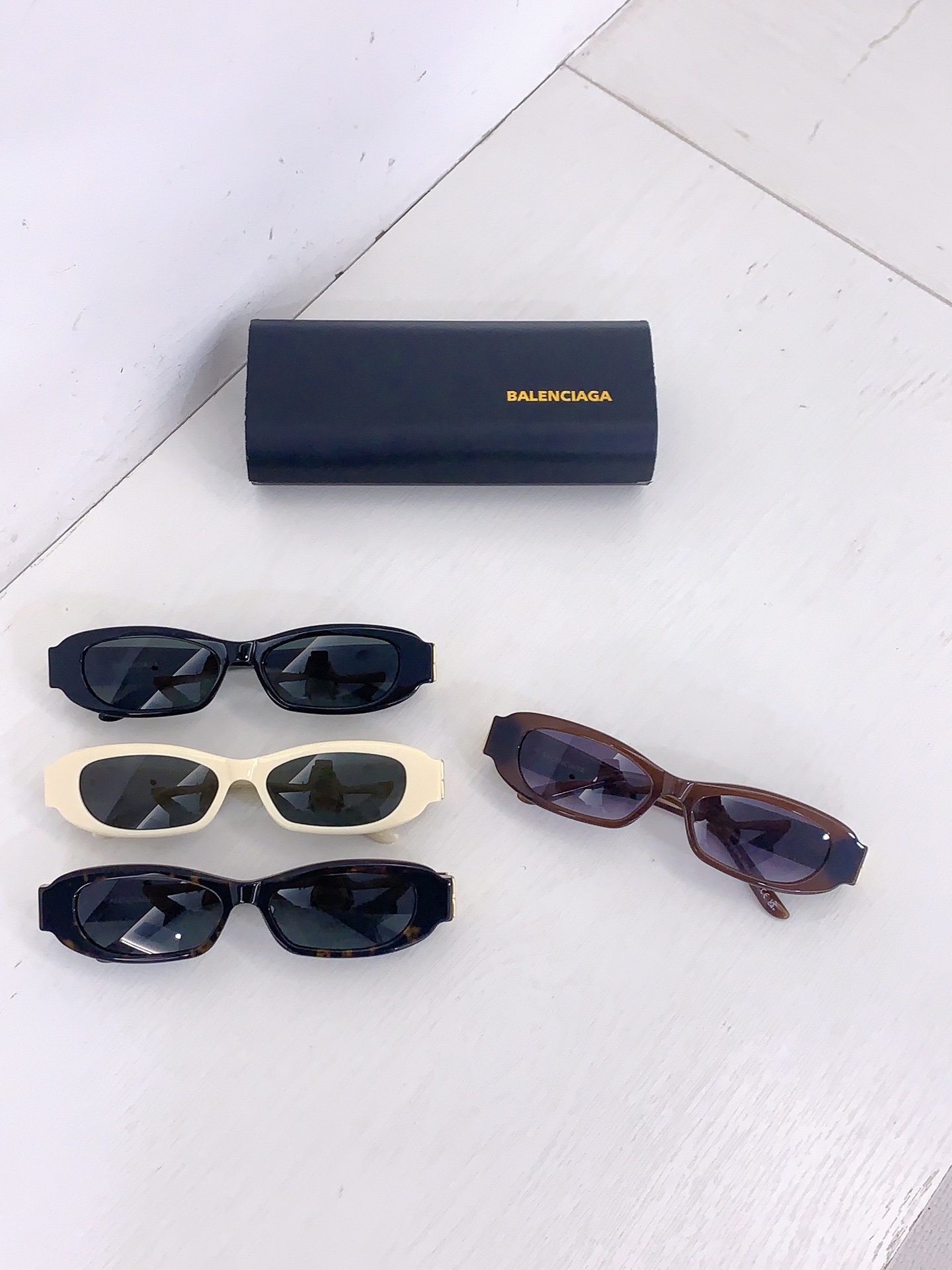 Balenciaga BALENCIAG*