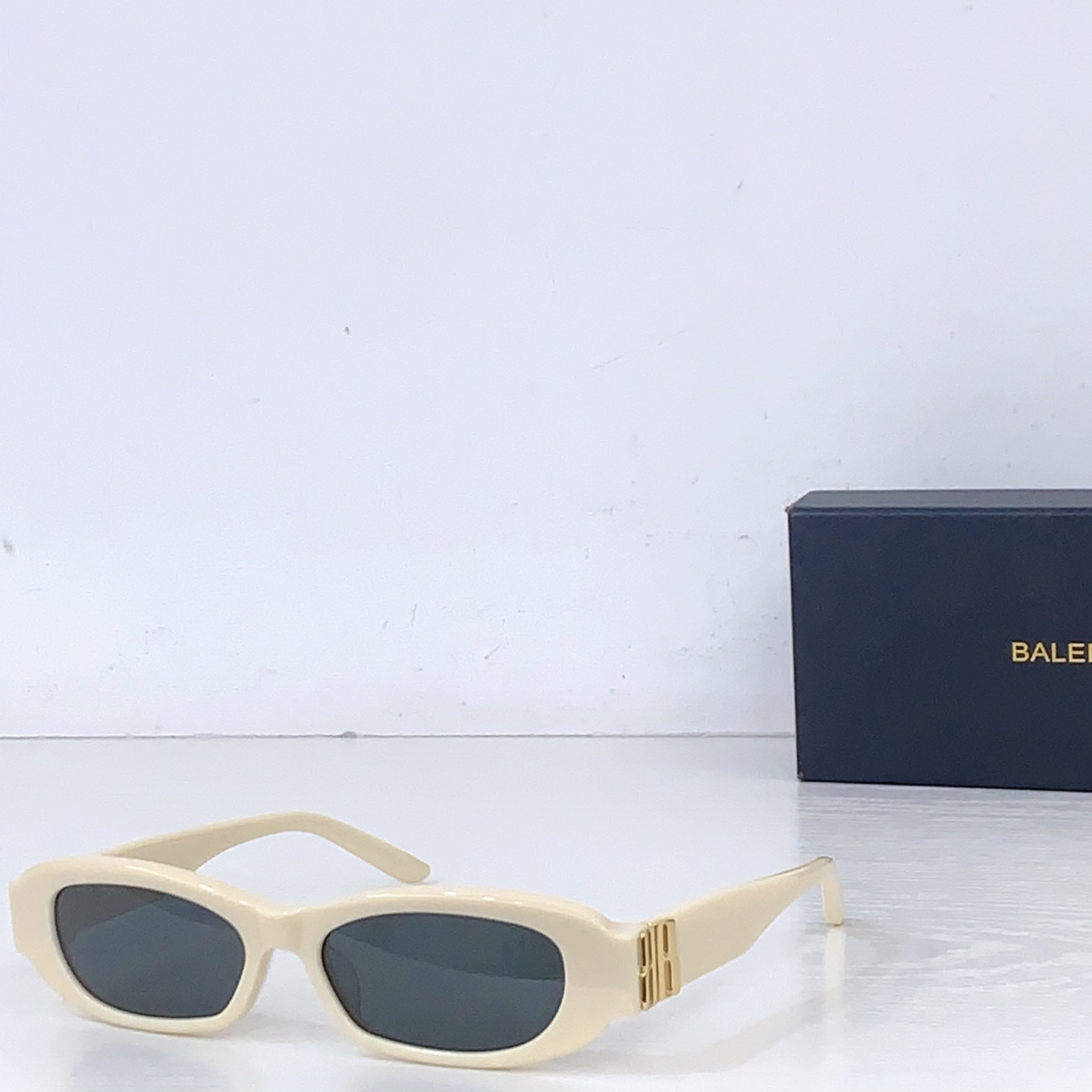 Balenciaga BALENCIAG*