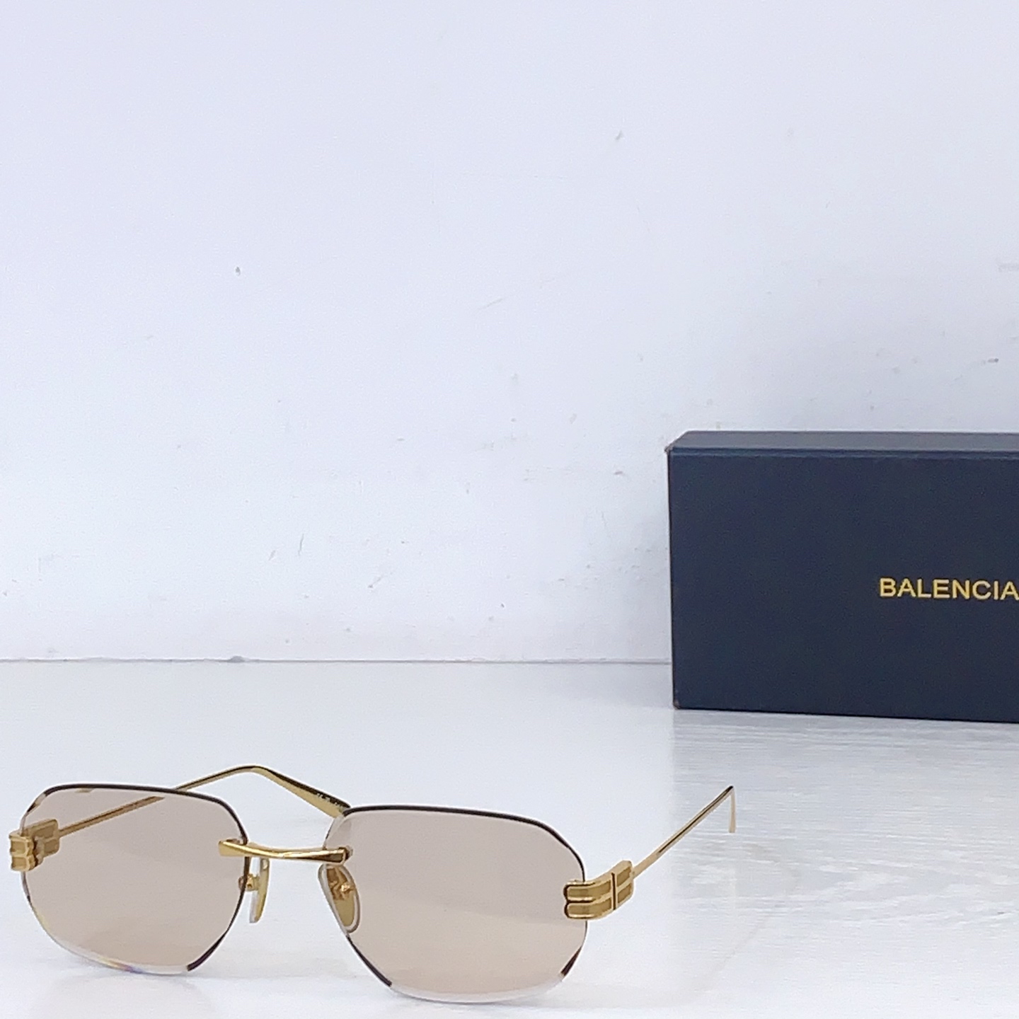 Balenciaga BALENCIAG*巴黎*世家 MODEL：BB0813S SIZE：58口18-145