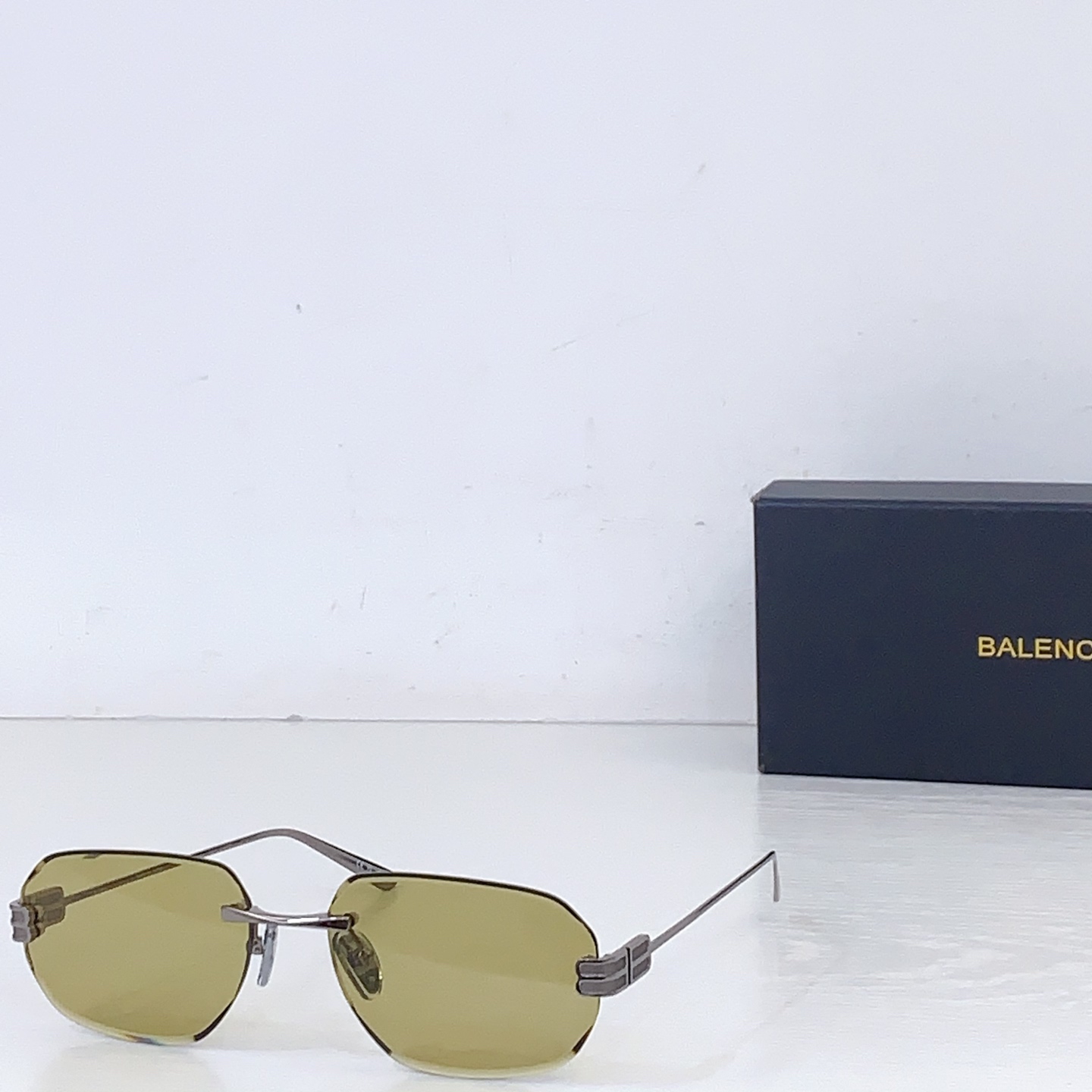 Balenciaga BALENCIAG*巴黎*世家 MODEL：BB0813S SIZE：58口18-145