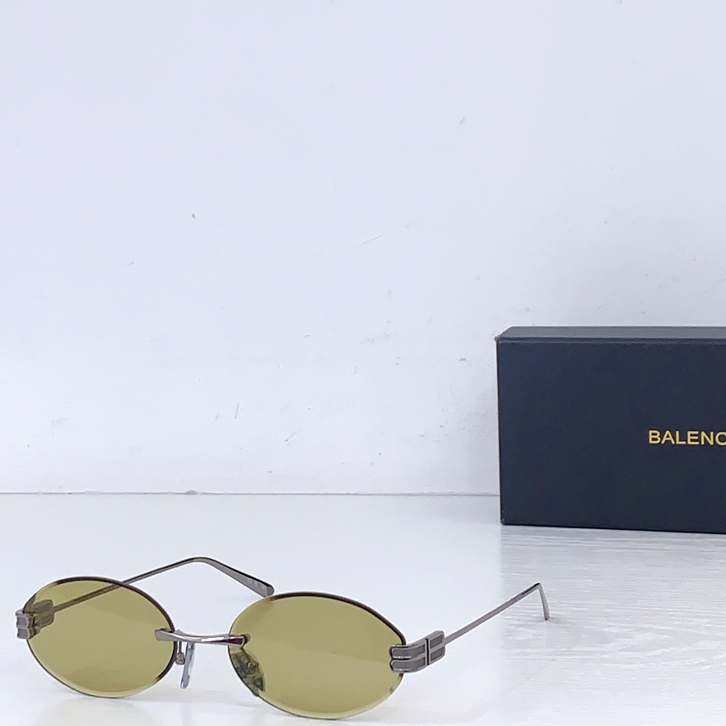 Balenciaga BALENCIAG*巴黎*世家 MODEL：BB0812S SIZE：55口18-145
