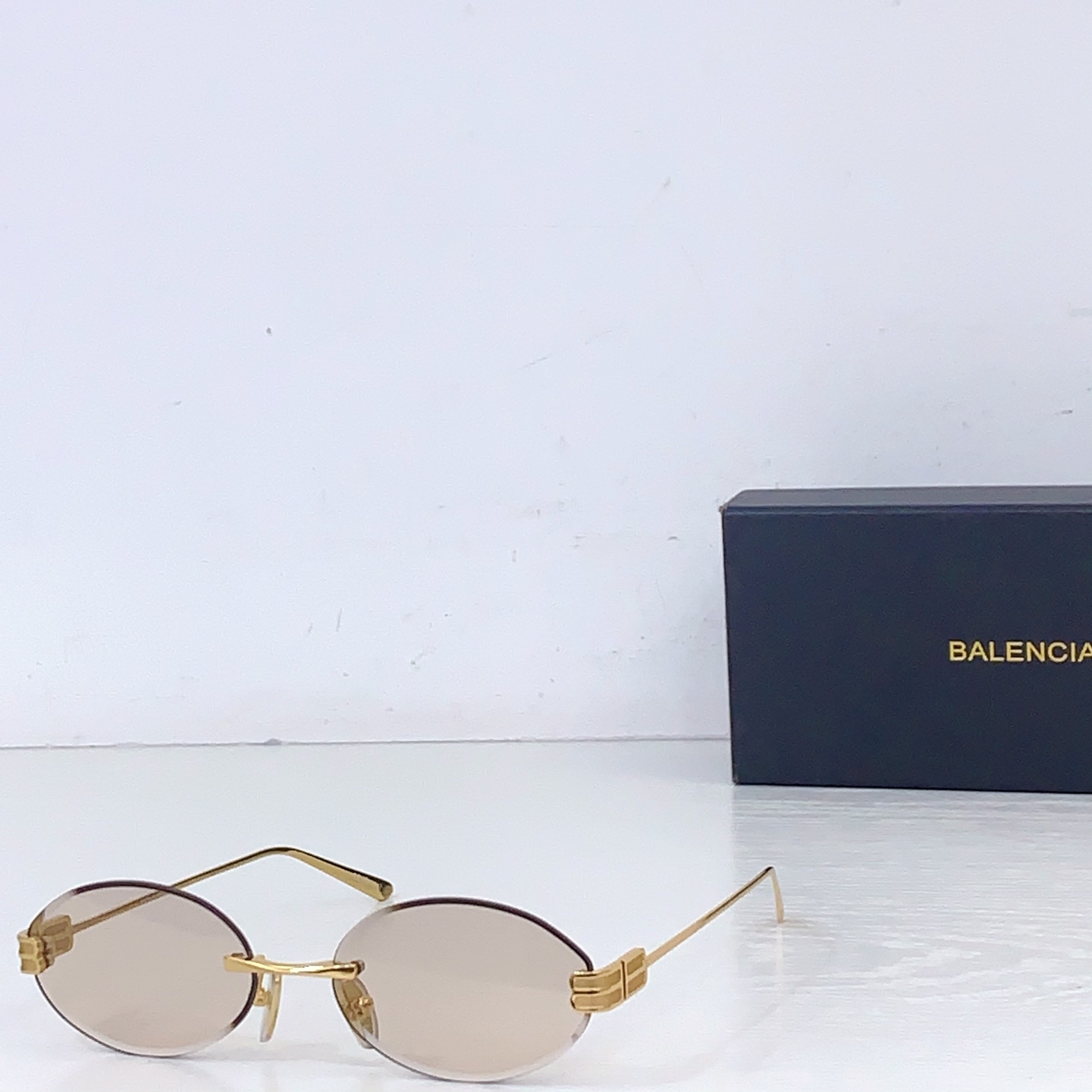 Balenciaga BALENCIAG*巴黎*世家 MODEL：BB0812S SIZE：55口18-145