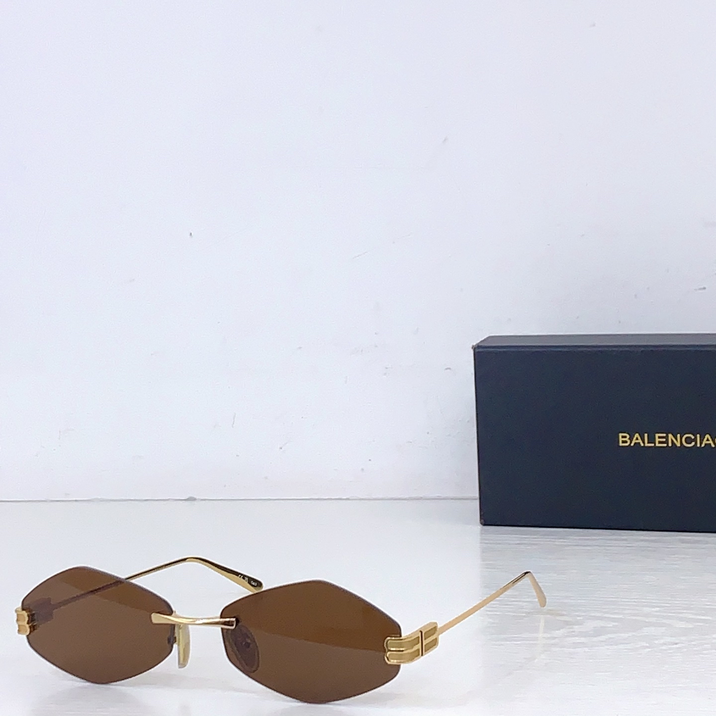 Balenciaga BALENCIAG*巴黎*世家 MODEL：BB0811S SIZE：59口18-145